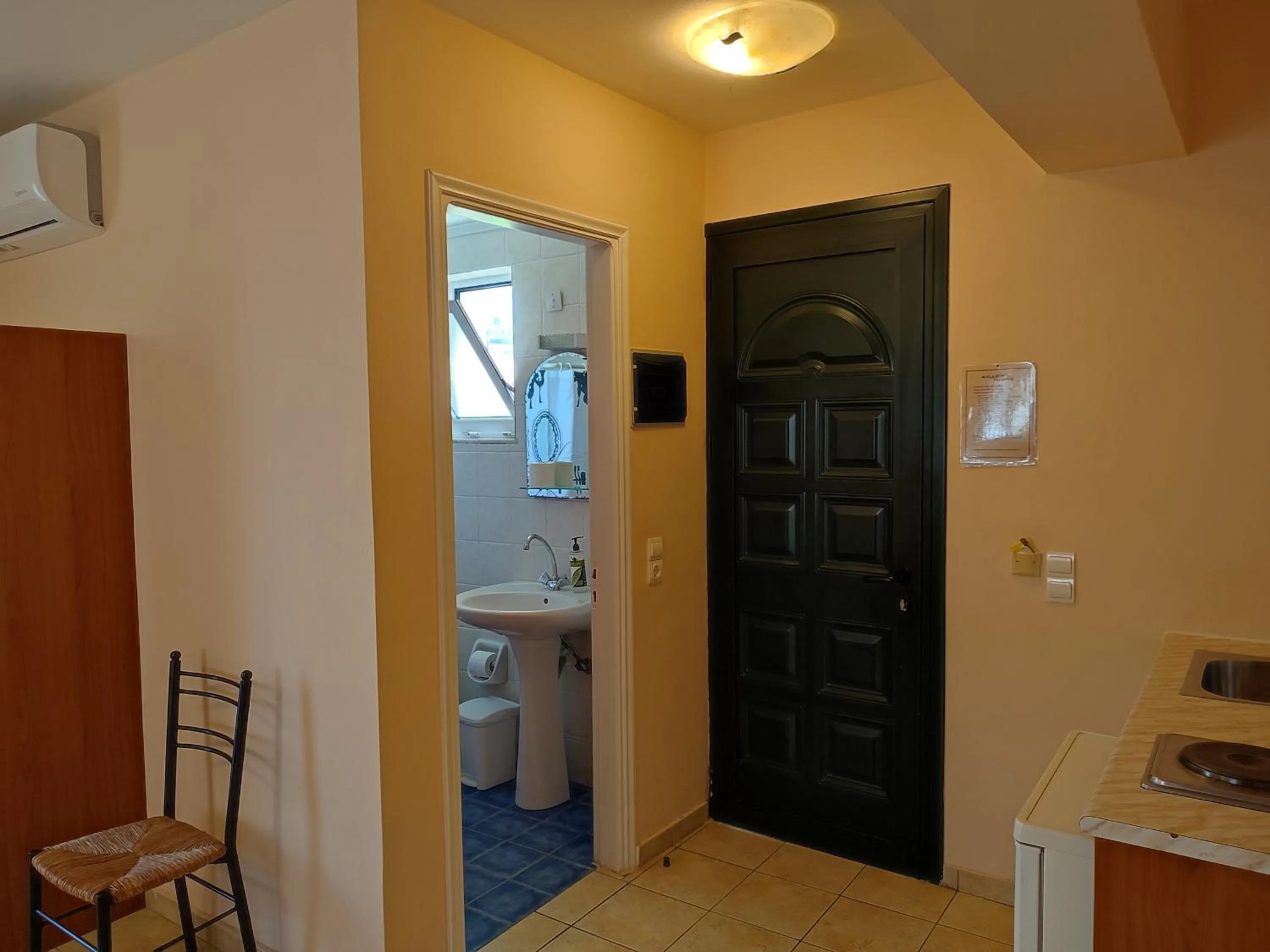 Kitchen or kitchenette in Elanthi Village Apartments