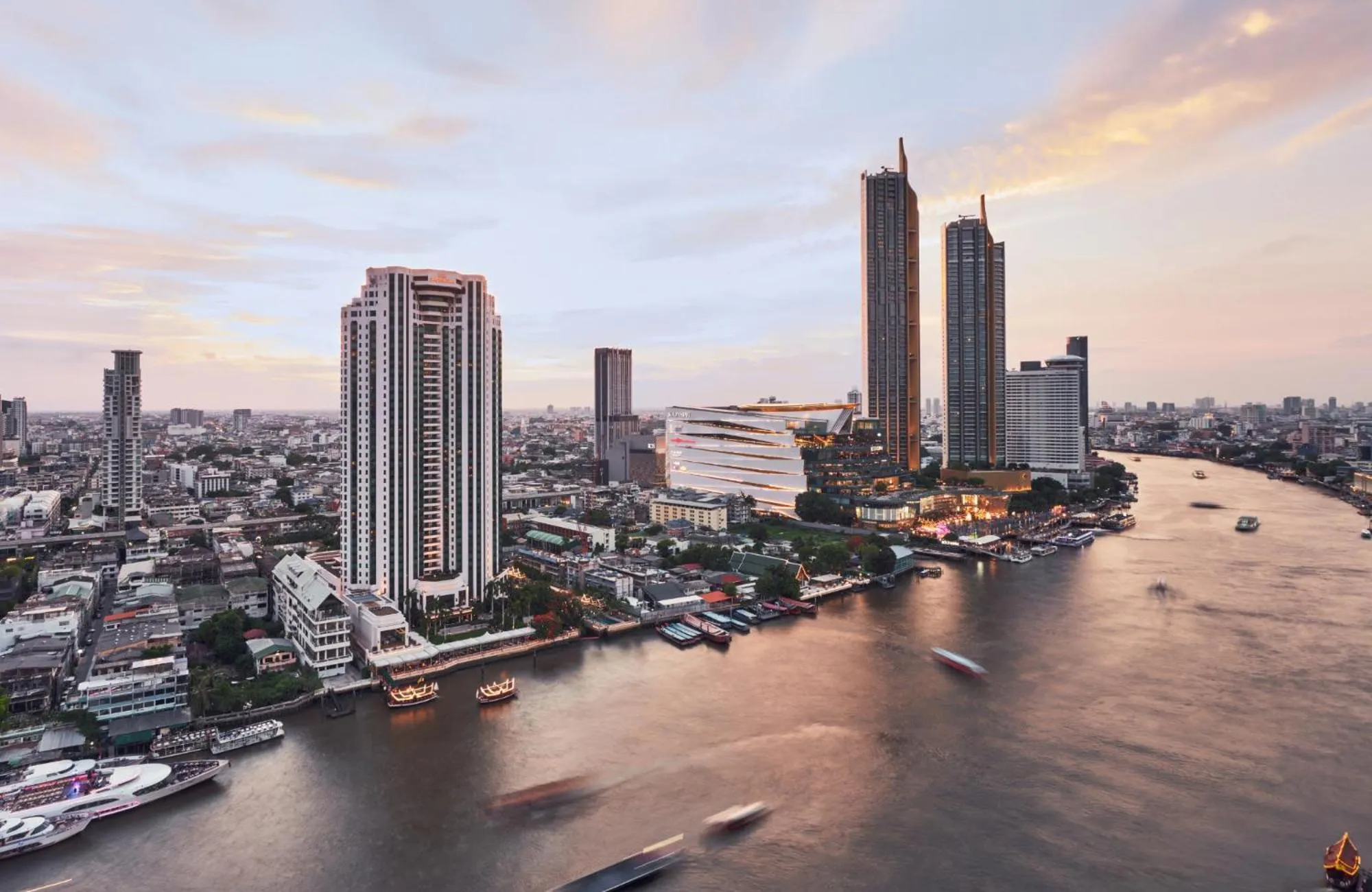 Property building in The Peninsula Bangkok