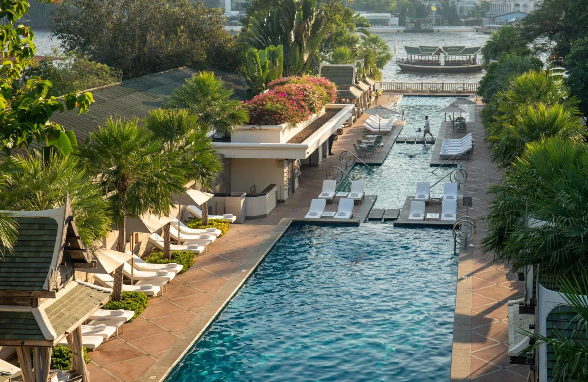 Swimming pool in The Peninsula Bangkok