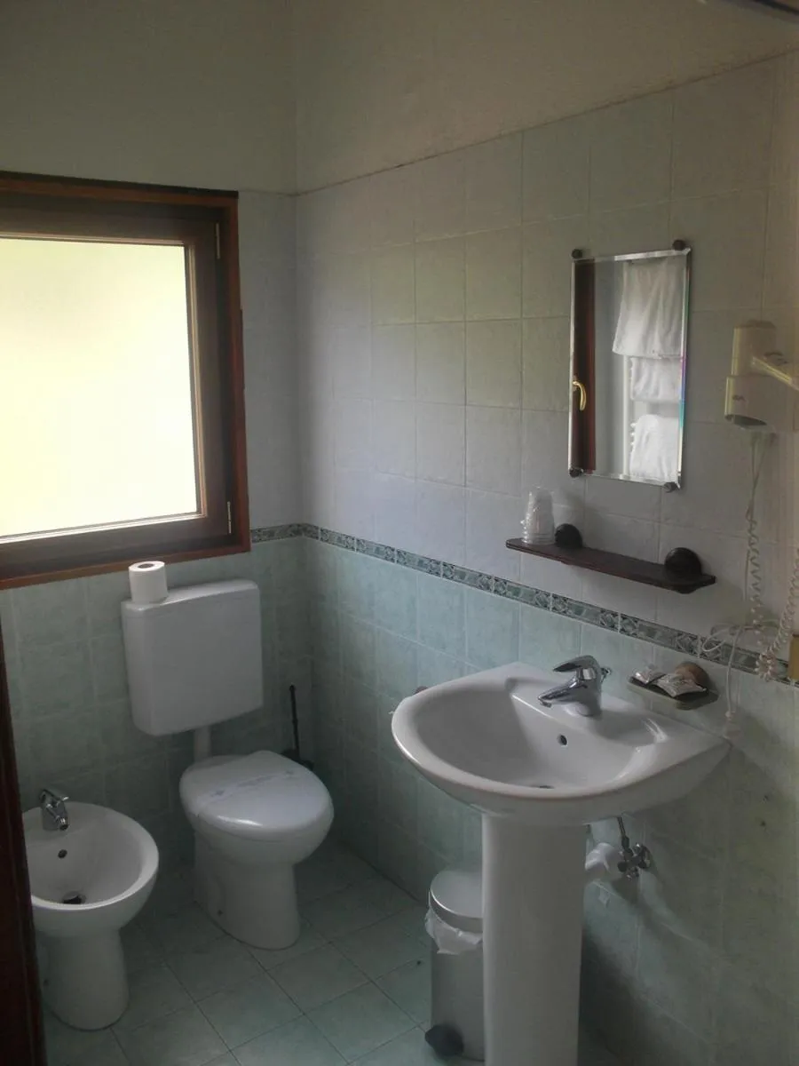 Bathroom in Hotel La Pigna