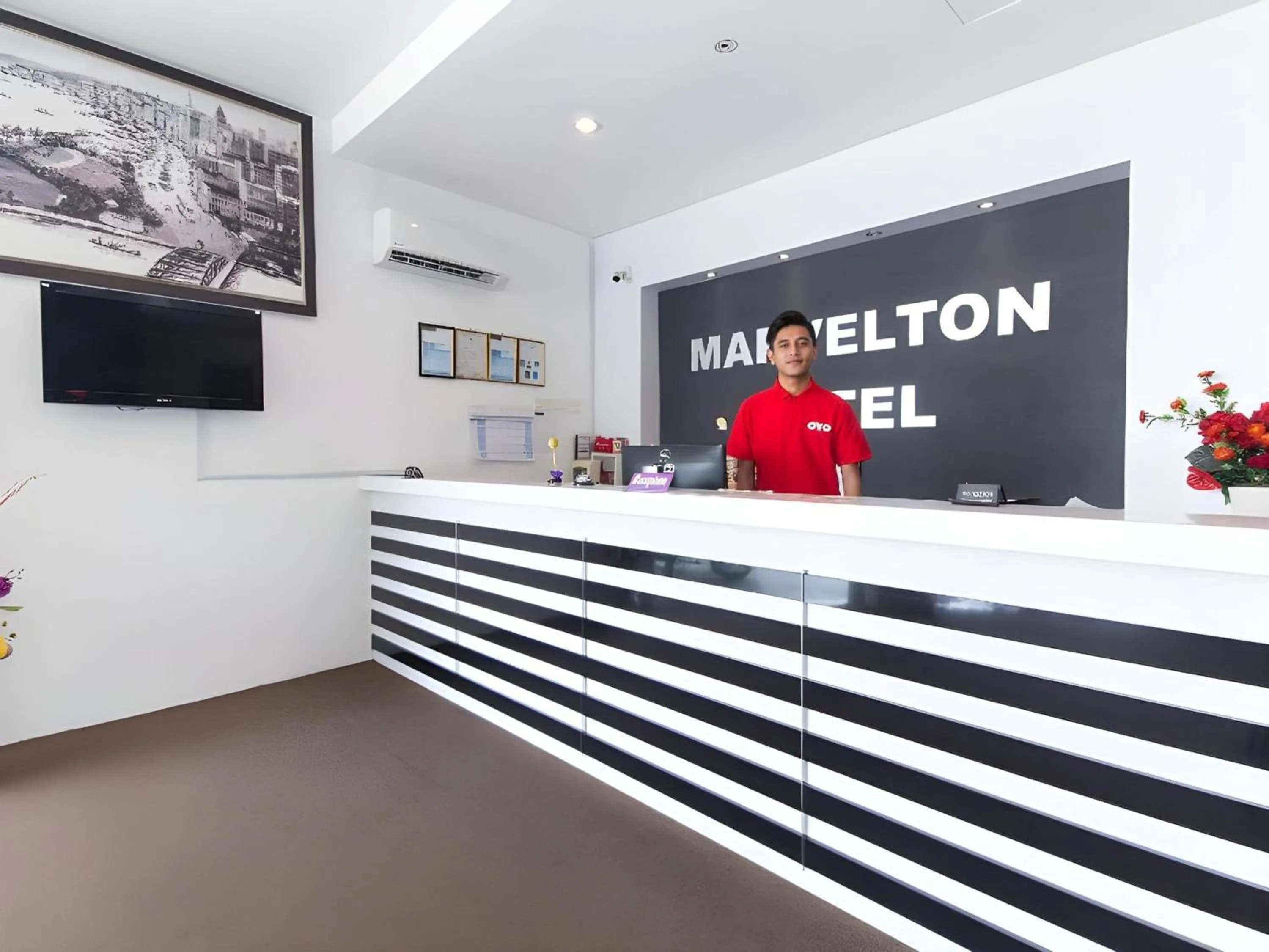 Lobby or reception in Hotel O Marvelton Hotel