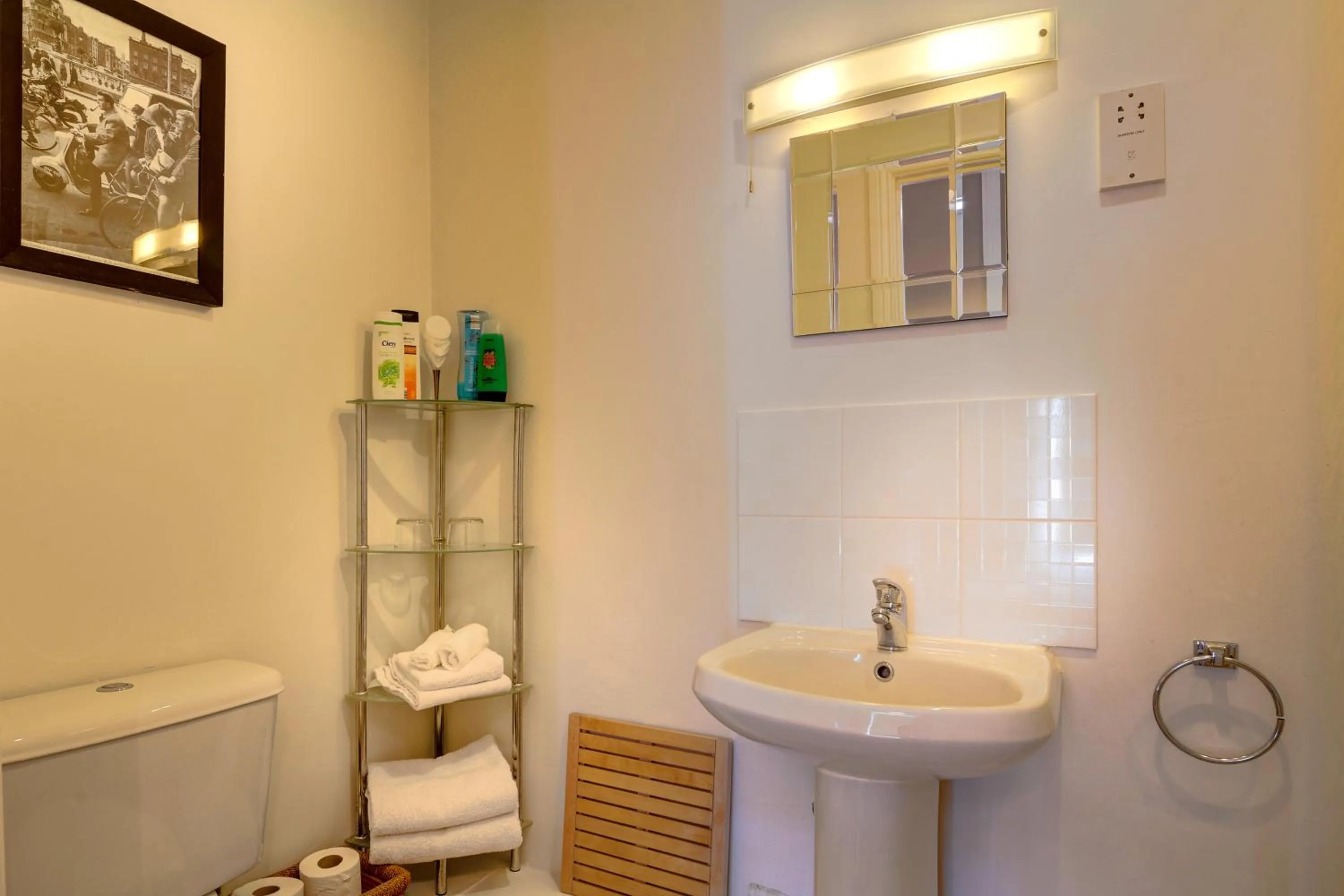 Bathroom in St. Aiden's Guesthouse