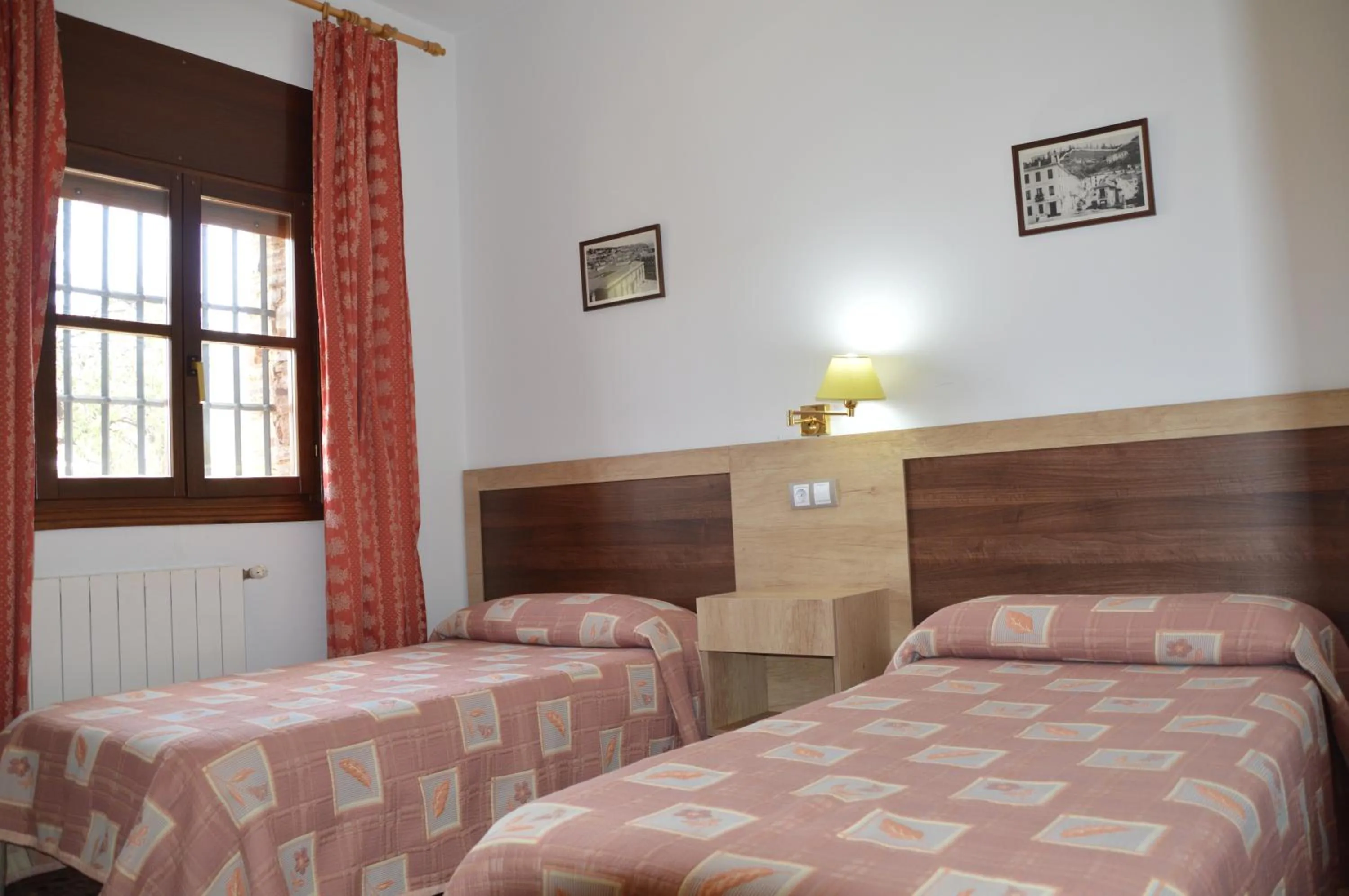 Bed in LABELLA - Hostal Rural Restaurante