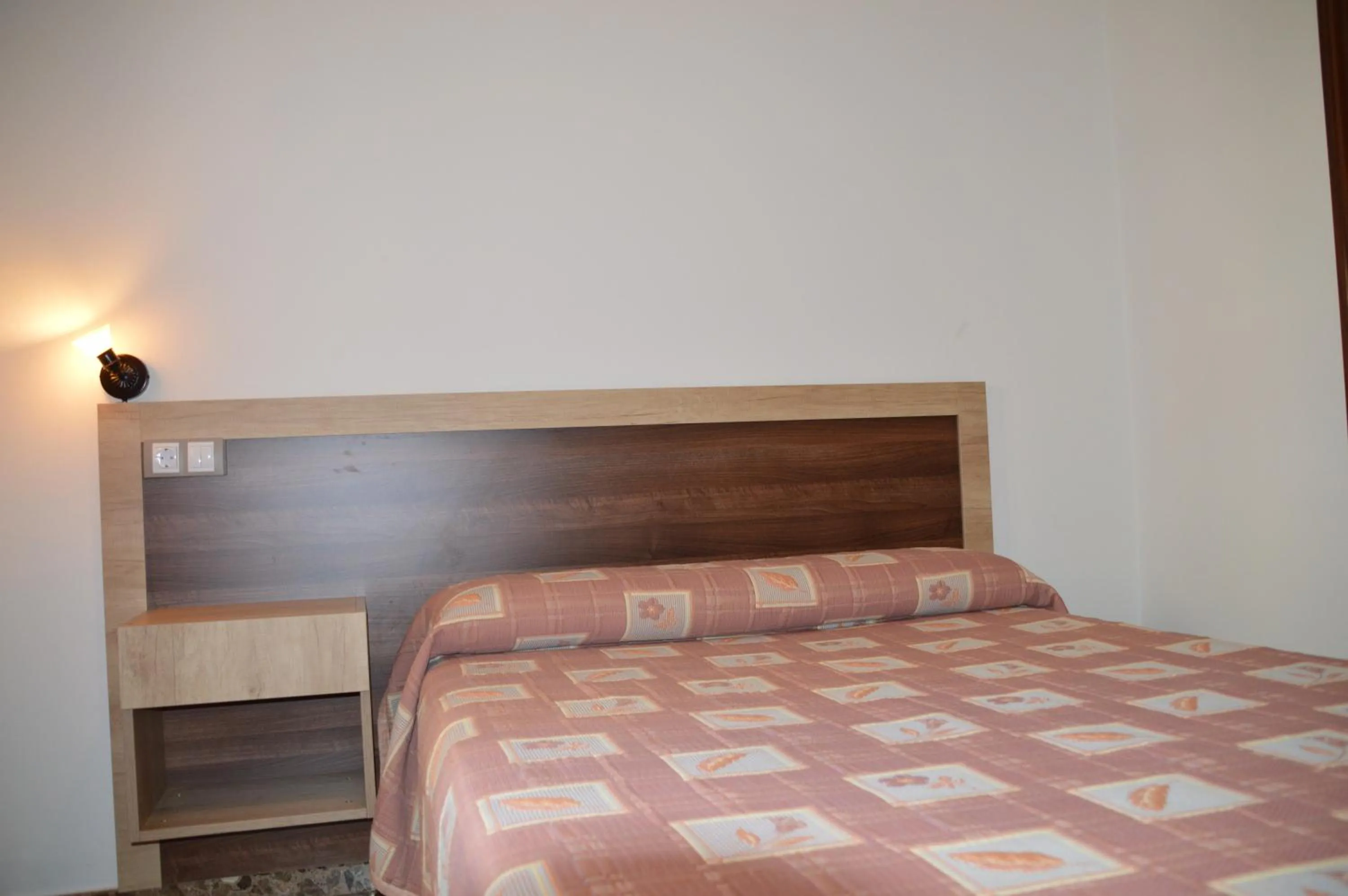 Bed in LABELLA - Hostal Rural Restaurante