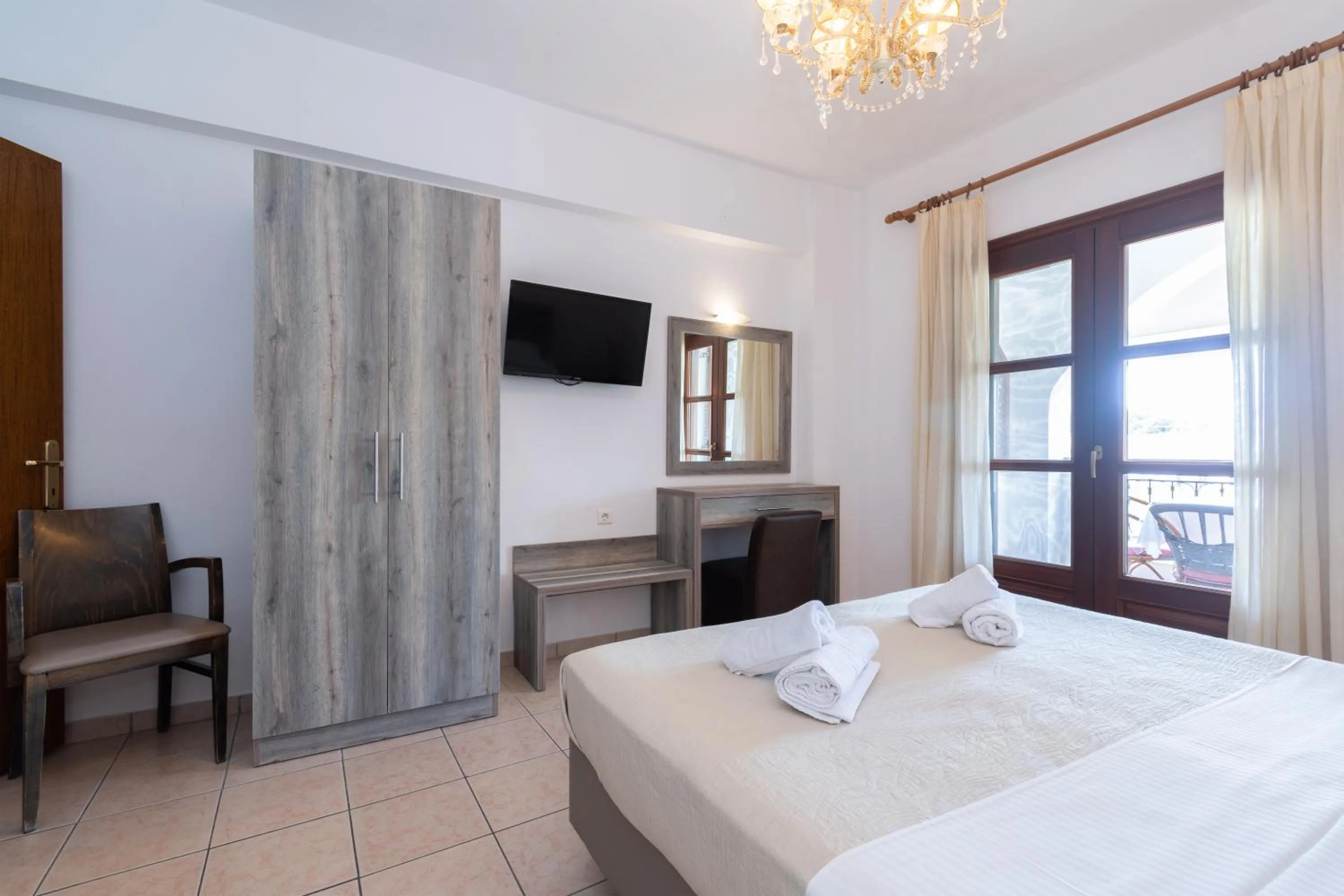 Photo of the whole room, Bed in Star Paradise Hotel