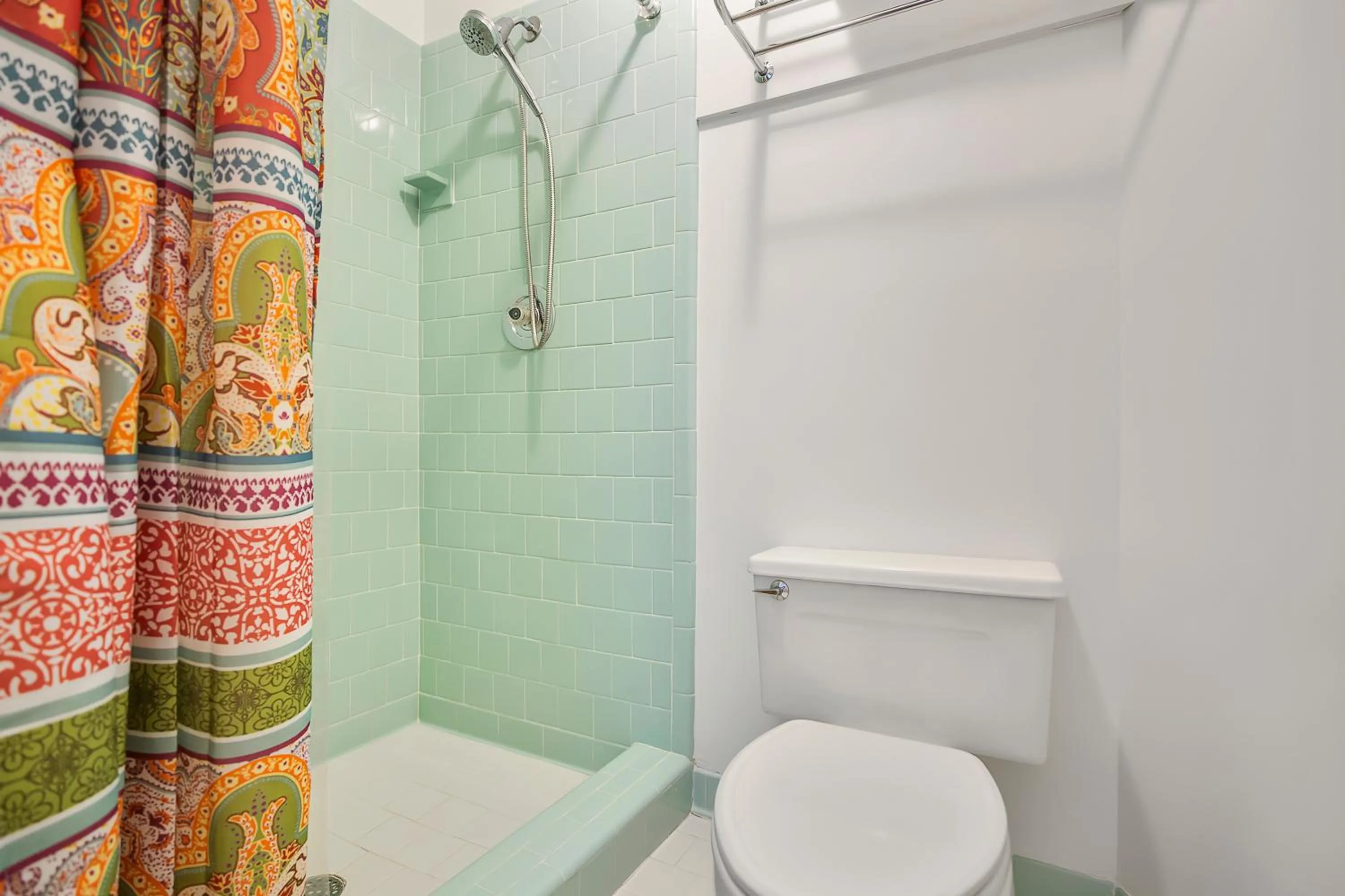 Shower in Liberty Hall Bed and Breakfast