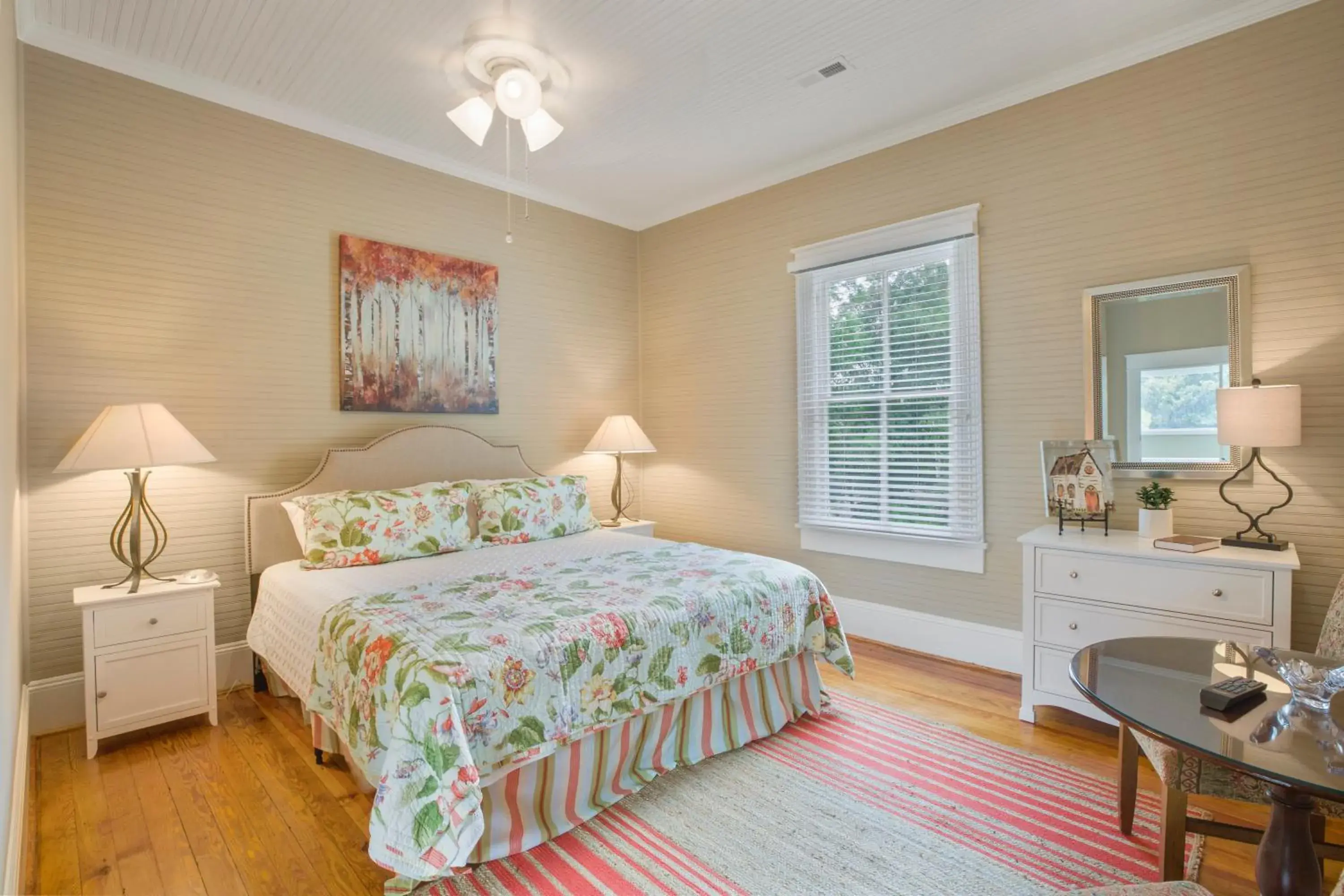 Executive Suite in Liberty Hall Bed and Breakfast Executive Suite in Liberty Hall Bed and Breakfast