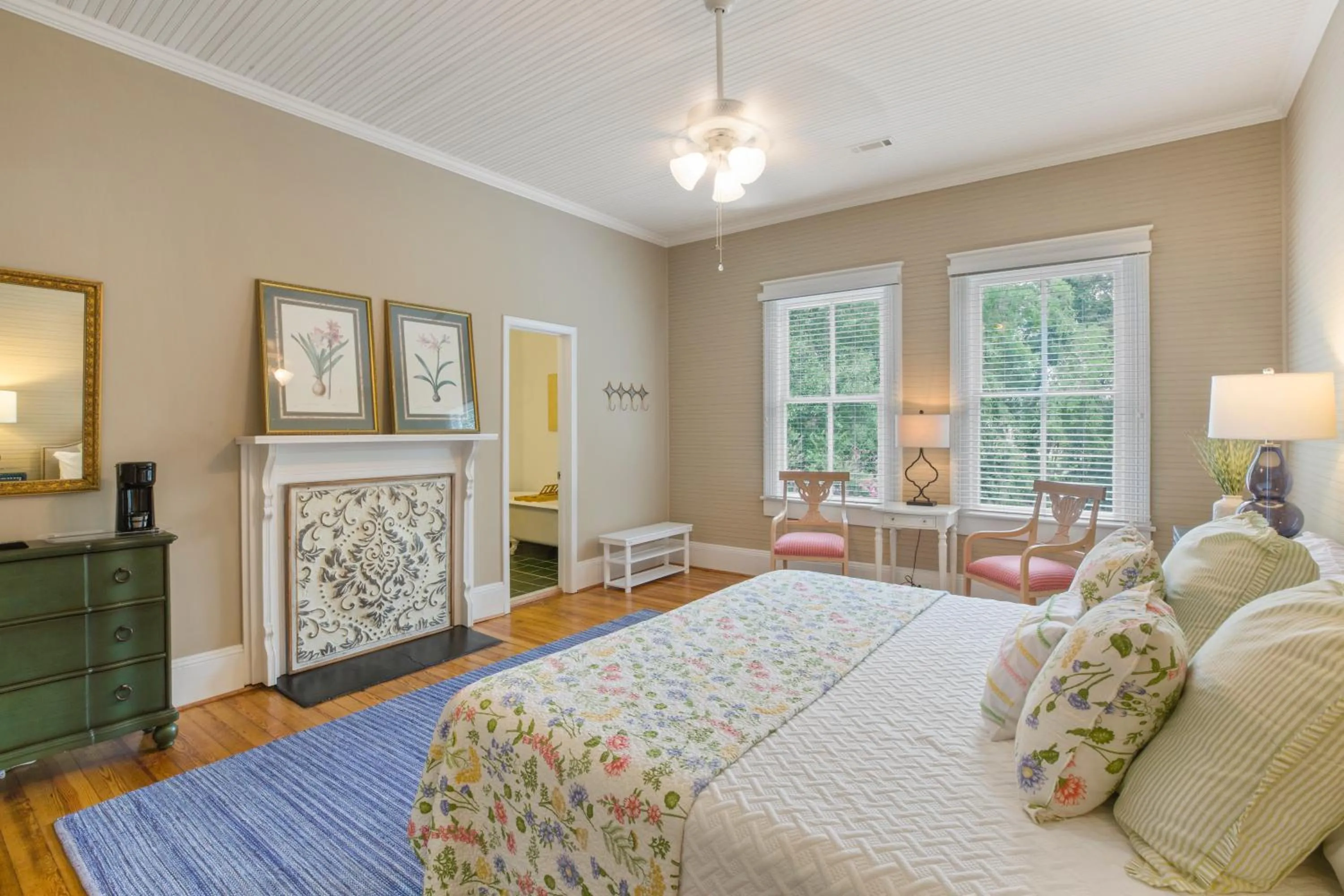 Bed in Liberty Hall Bed and Breakfast