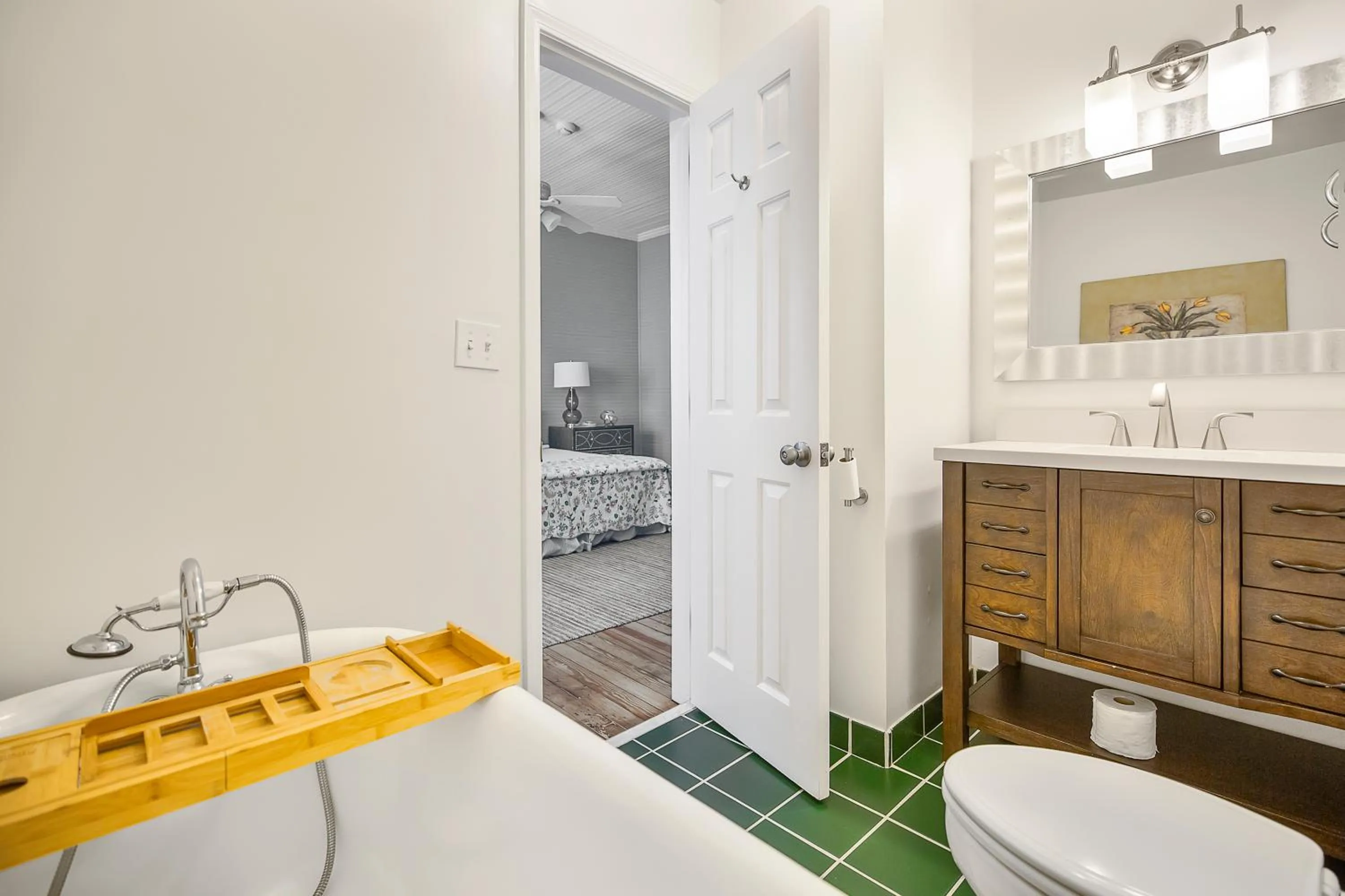 Bathroom in Liberty Hall Bed and Breakfast
