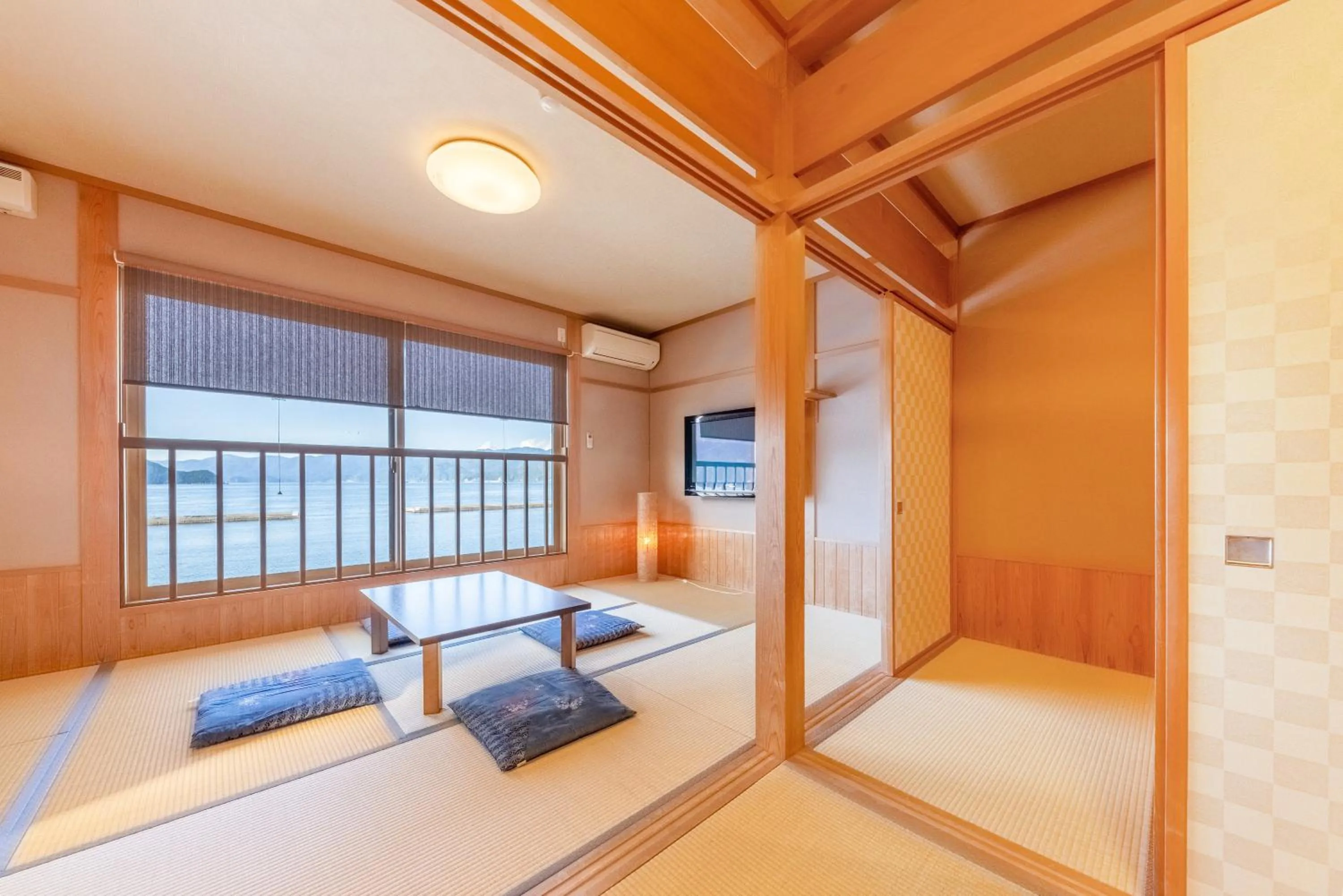 View (from property/room), Bed in Tsuruga Sazanami Resort Chobei