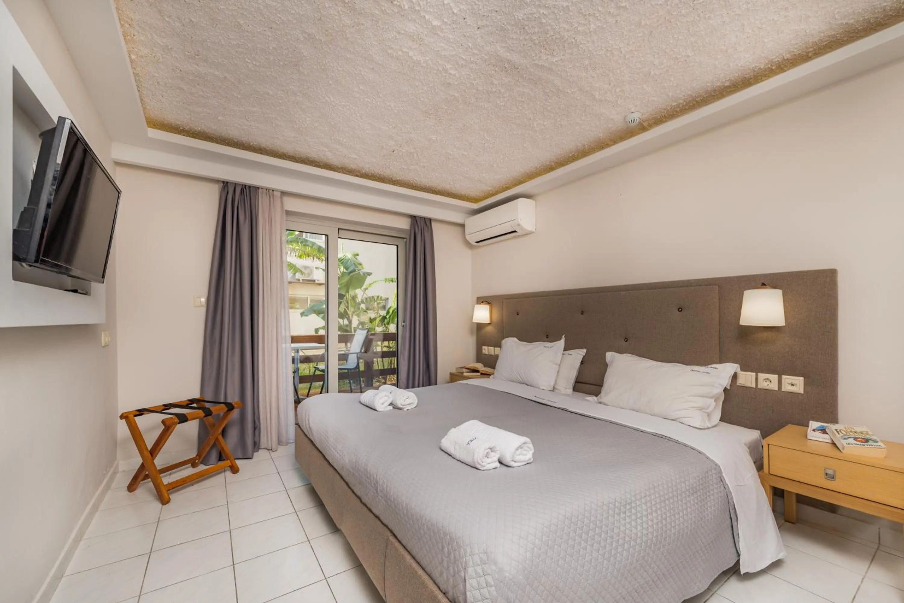 Photo of the whole room, Bed in Crystal Beach Hotel