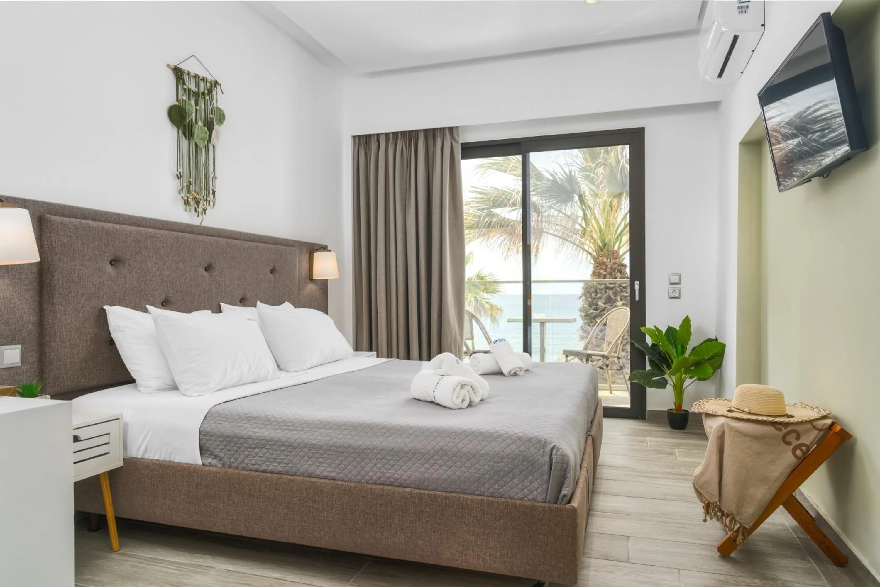 Photo of the whole room, Bed in Crystal Beach Hotel