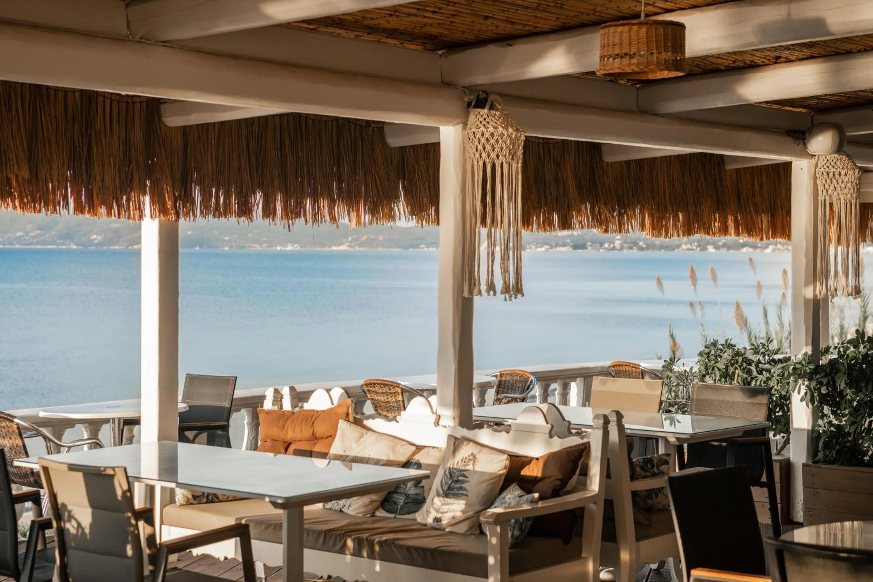 Lounge or bar in Crystal Beach Hotel