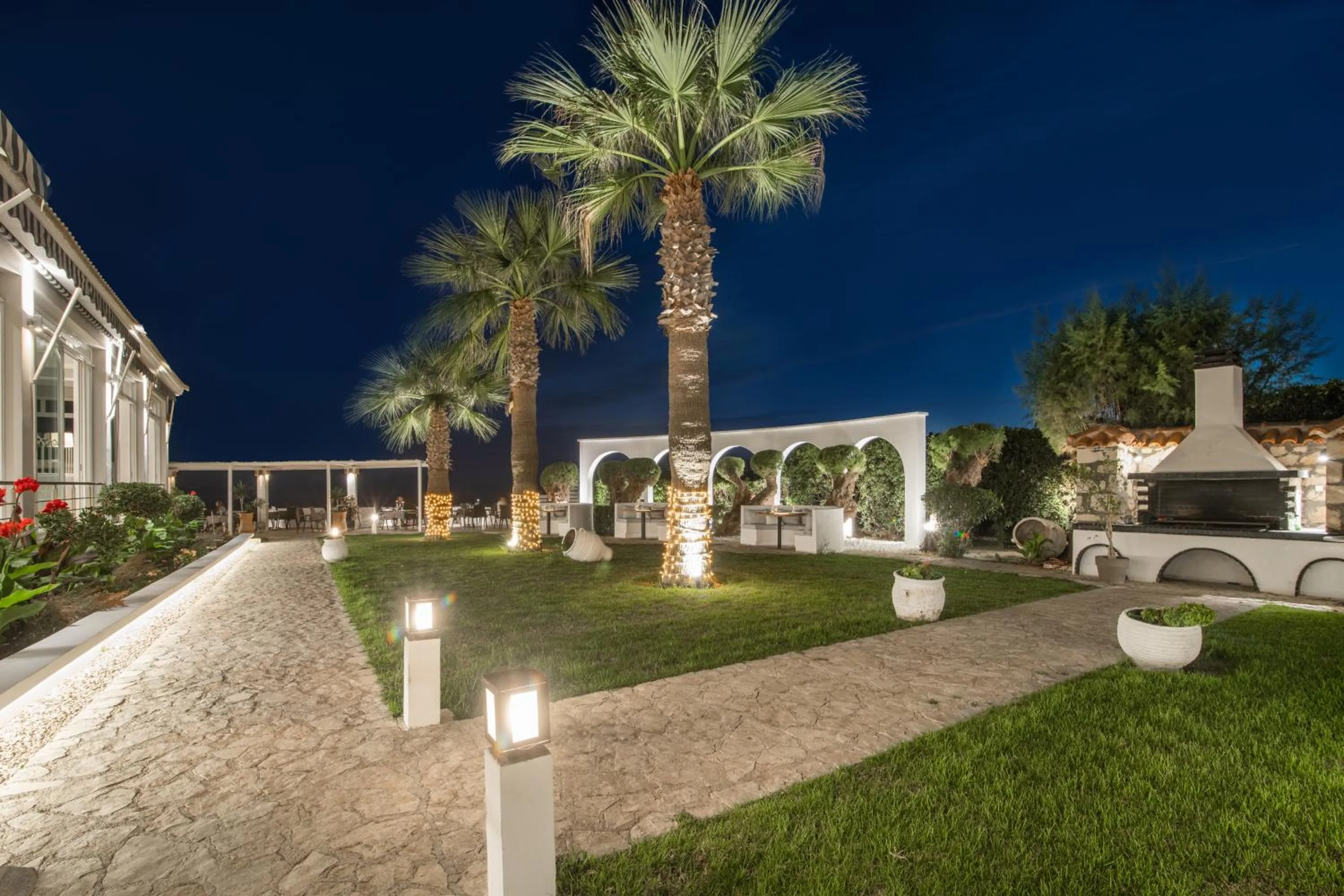 Restaurant/places to eat in Crystal Beach Hotel