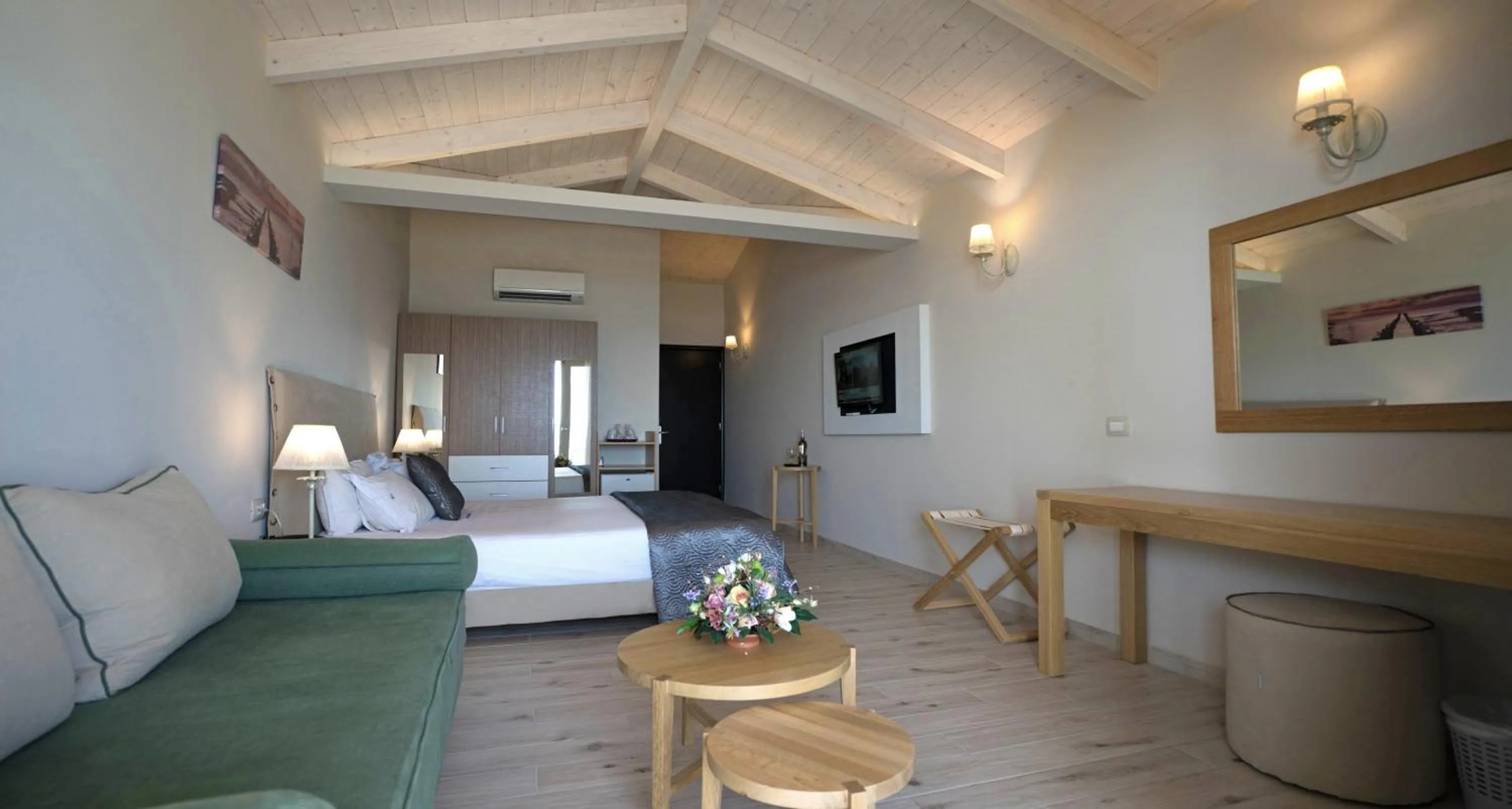 Photo of the whole room, Bed in Crystal Beach Hotel