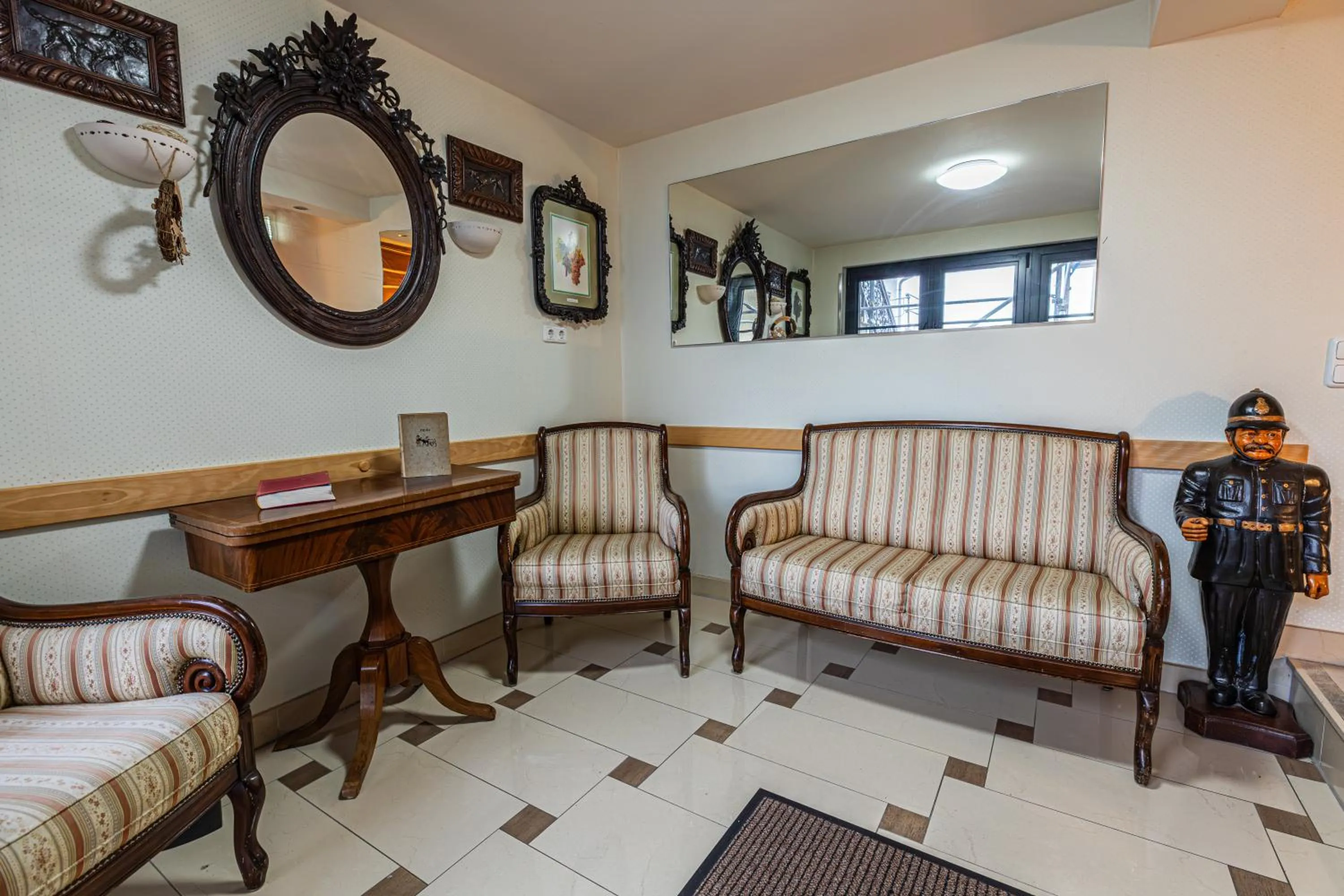 Lobby or reception in Gasper Business & Garden Hotel