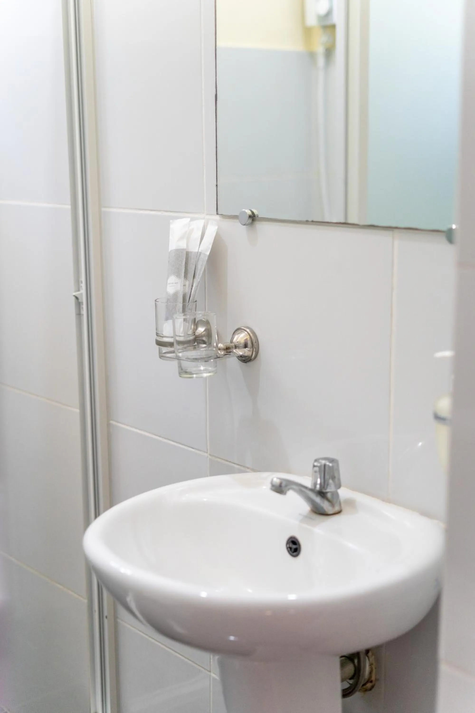 Shower in SMAK's Hotel