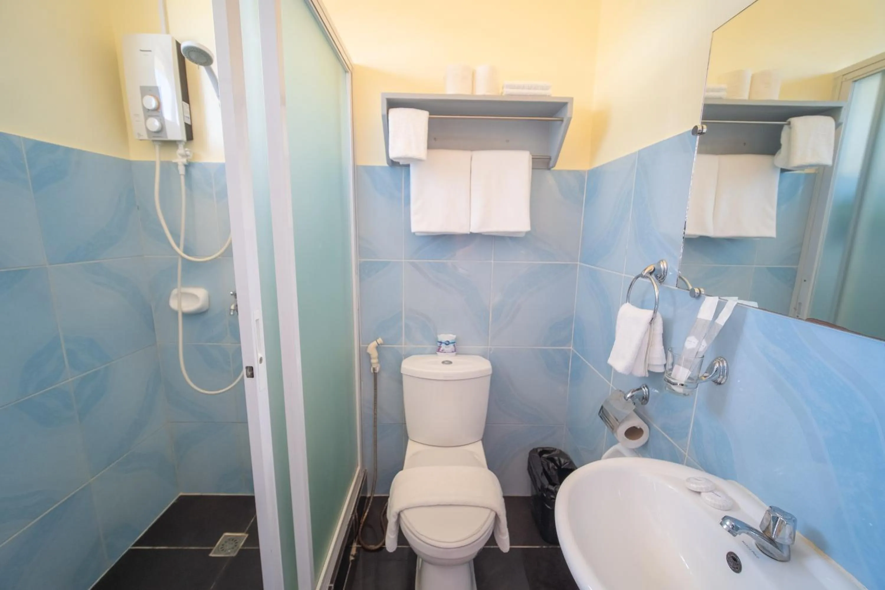 Shower in SMAK's Hotel