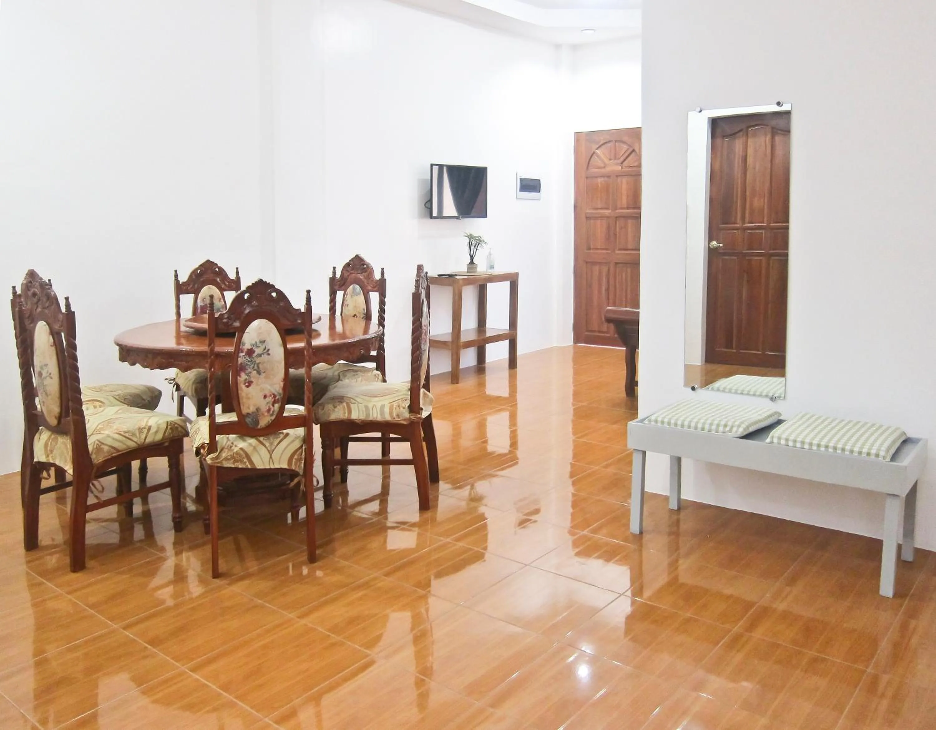 Living room, Bed in SMAK's Hotel