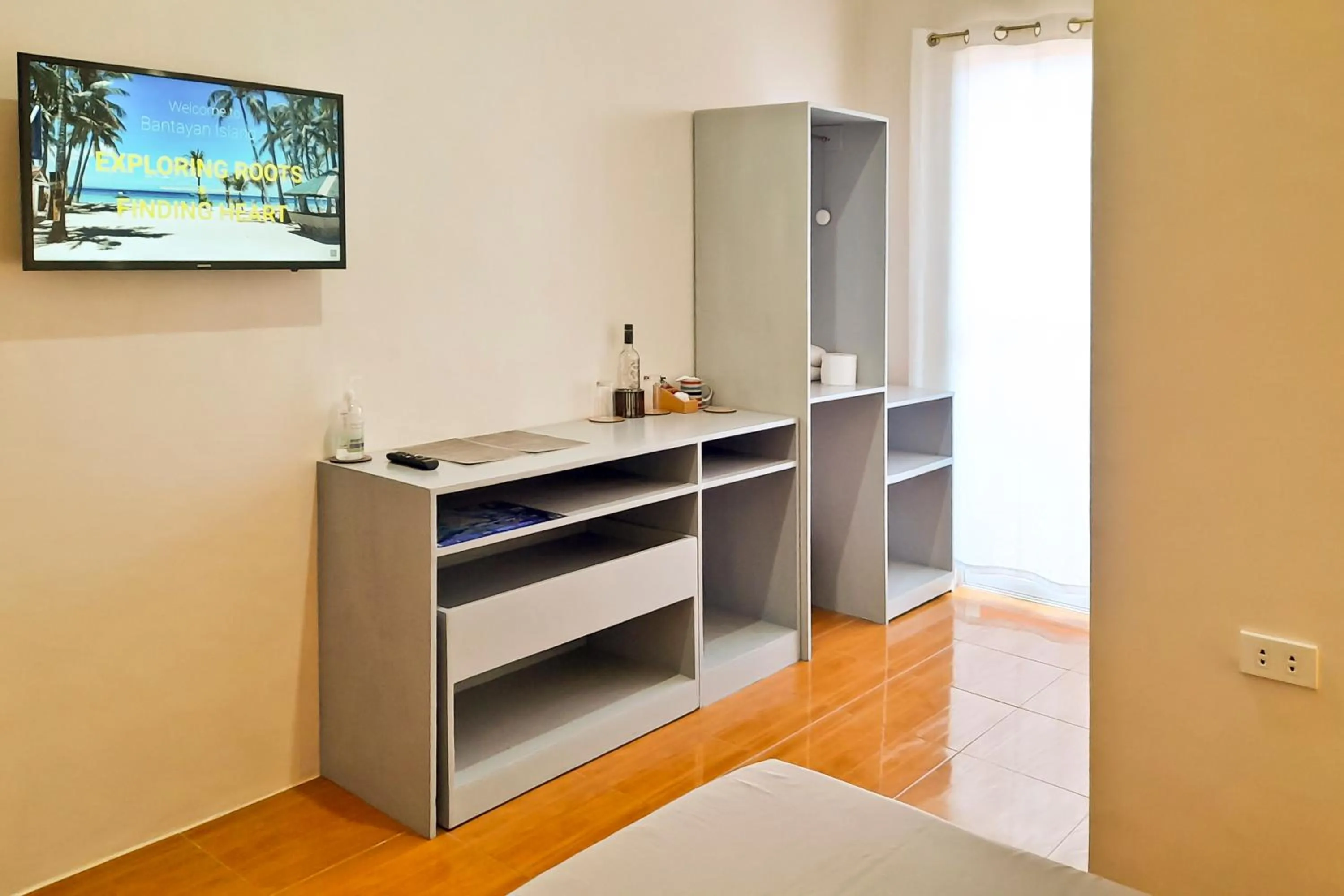 TV and multimedia in SMAK's Hotel