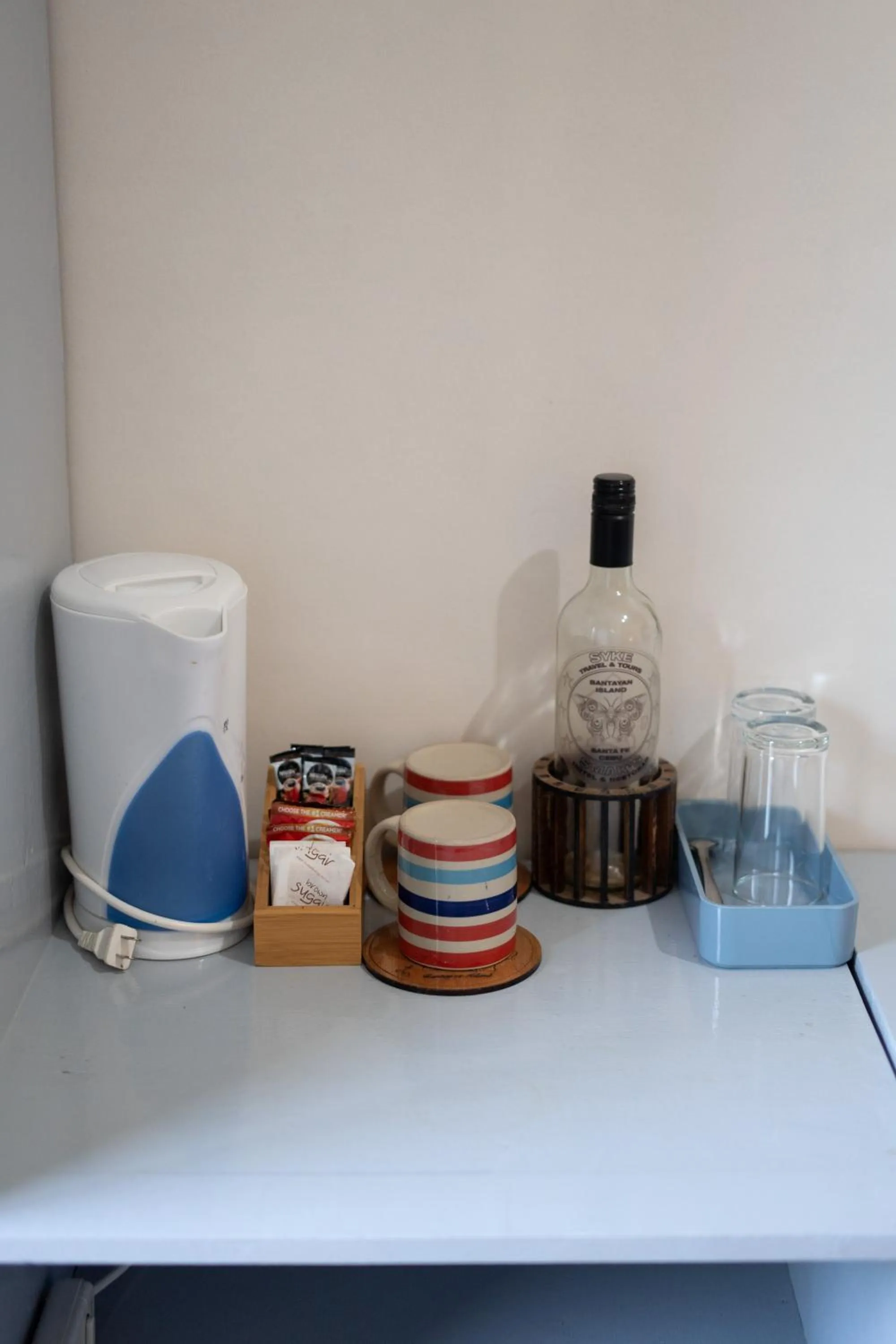 Coffee/tea facilities in SMAK's Hotel