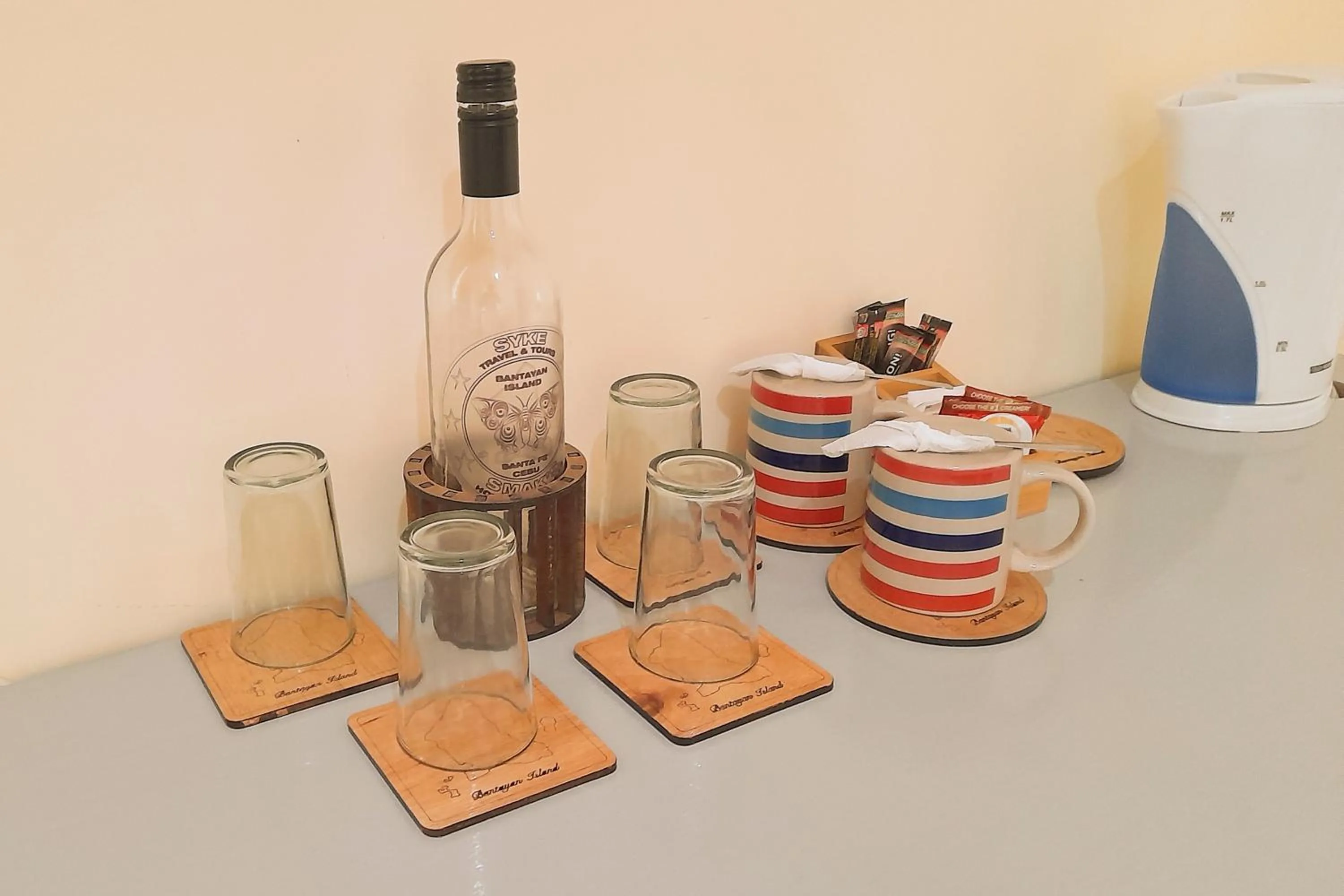 Coffee/tea facilities in SMAK's Hotel