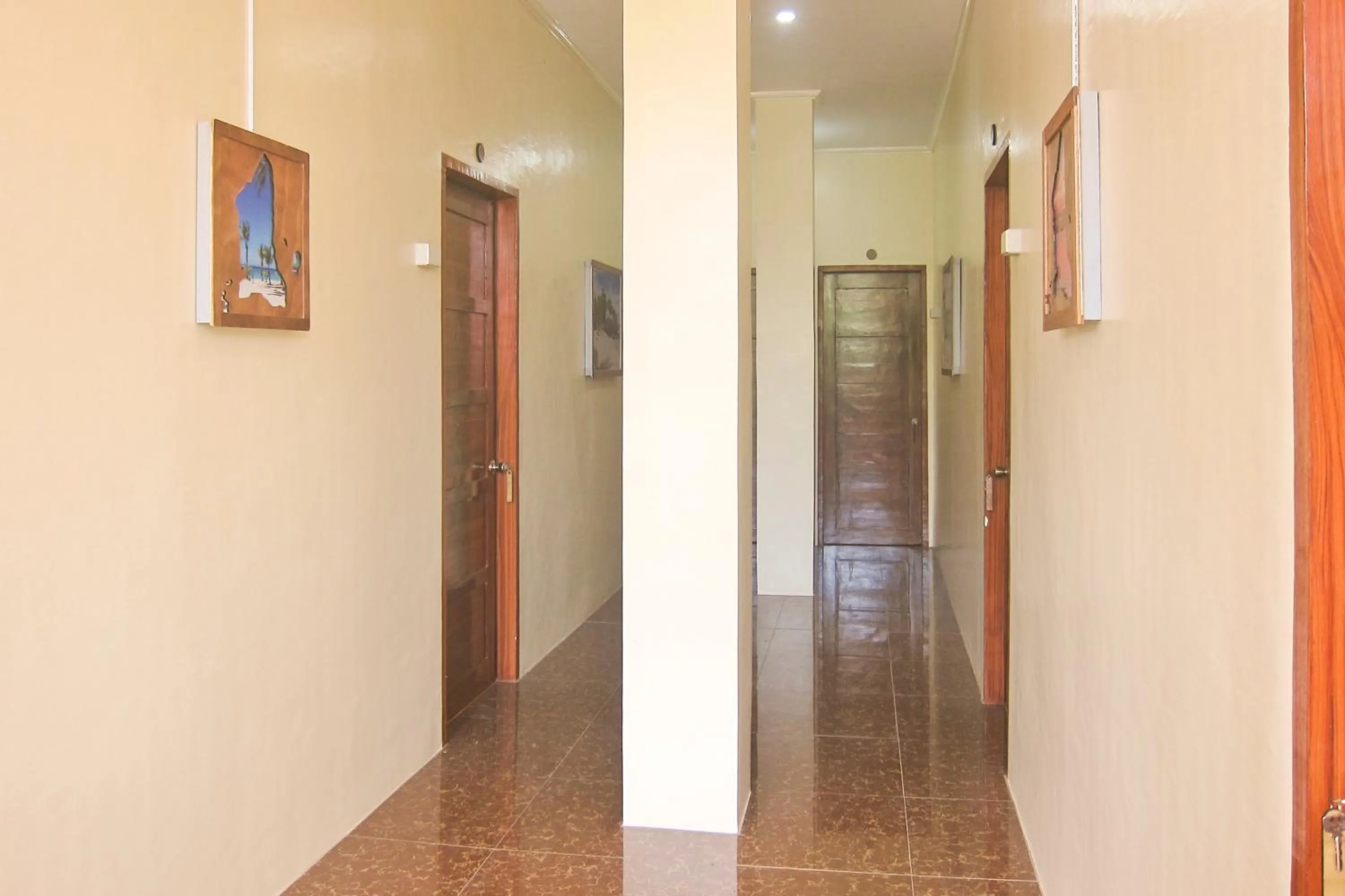 Facade/entrance in SMAK's Hotel