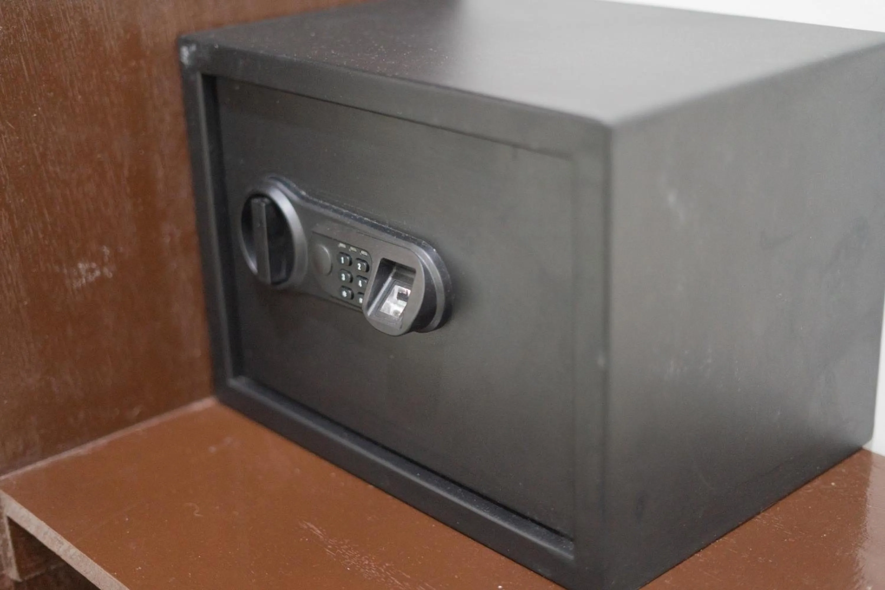 safe in SMAK's Hotel