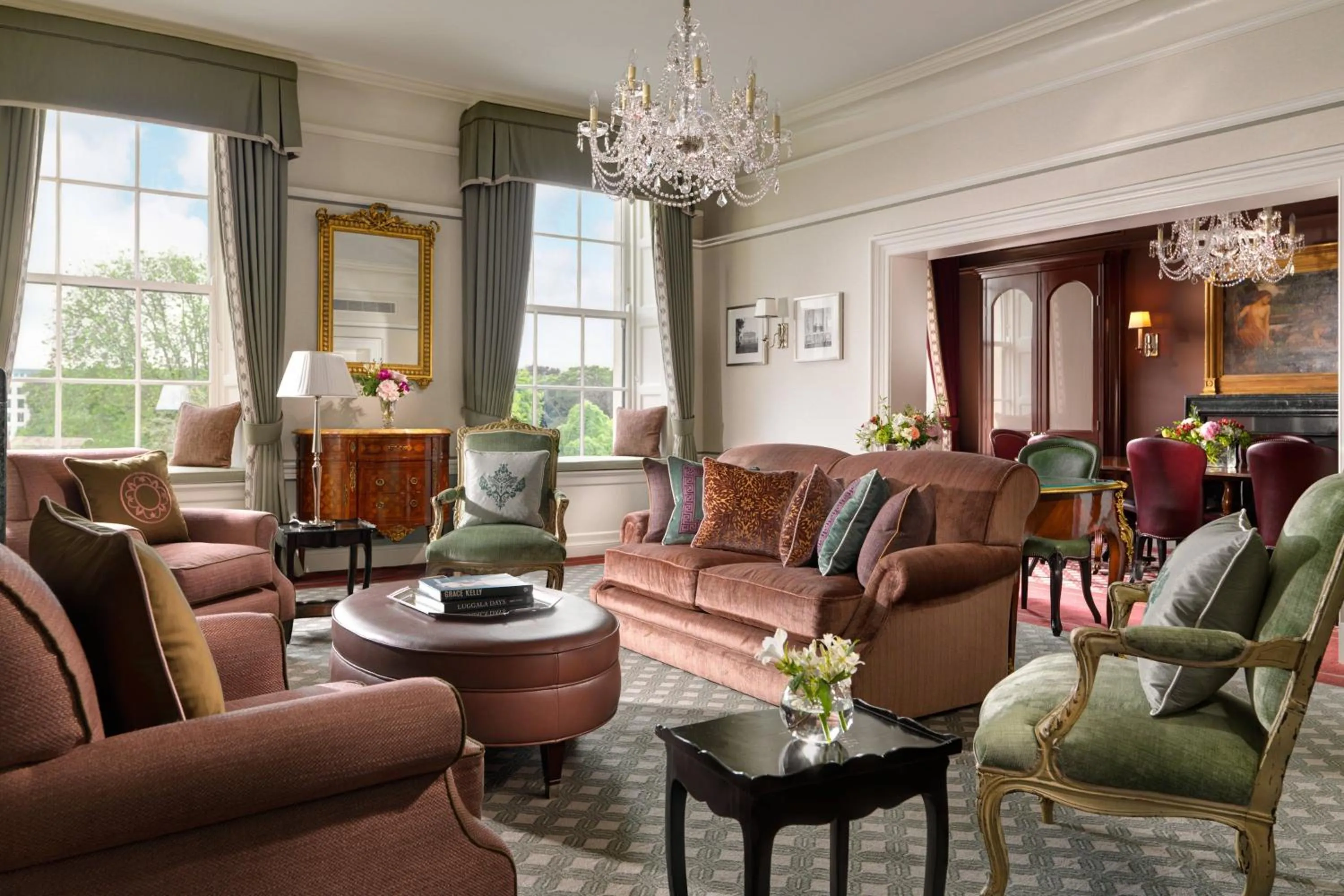 Living room in The Shelbourne, Autograph Collection