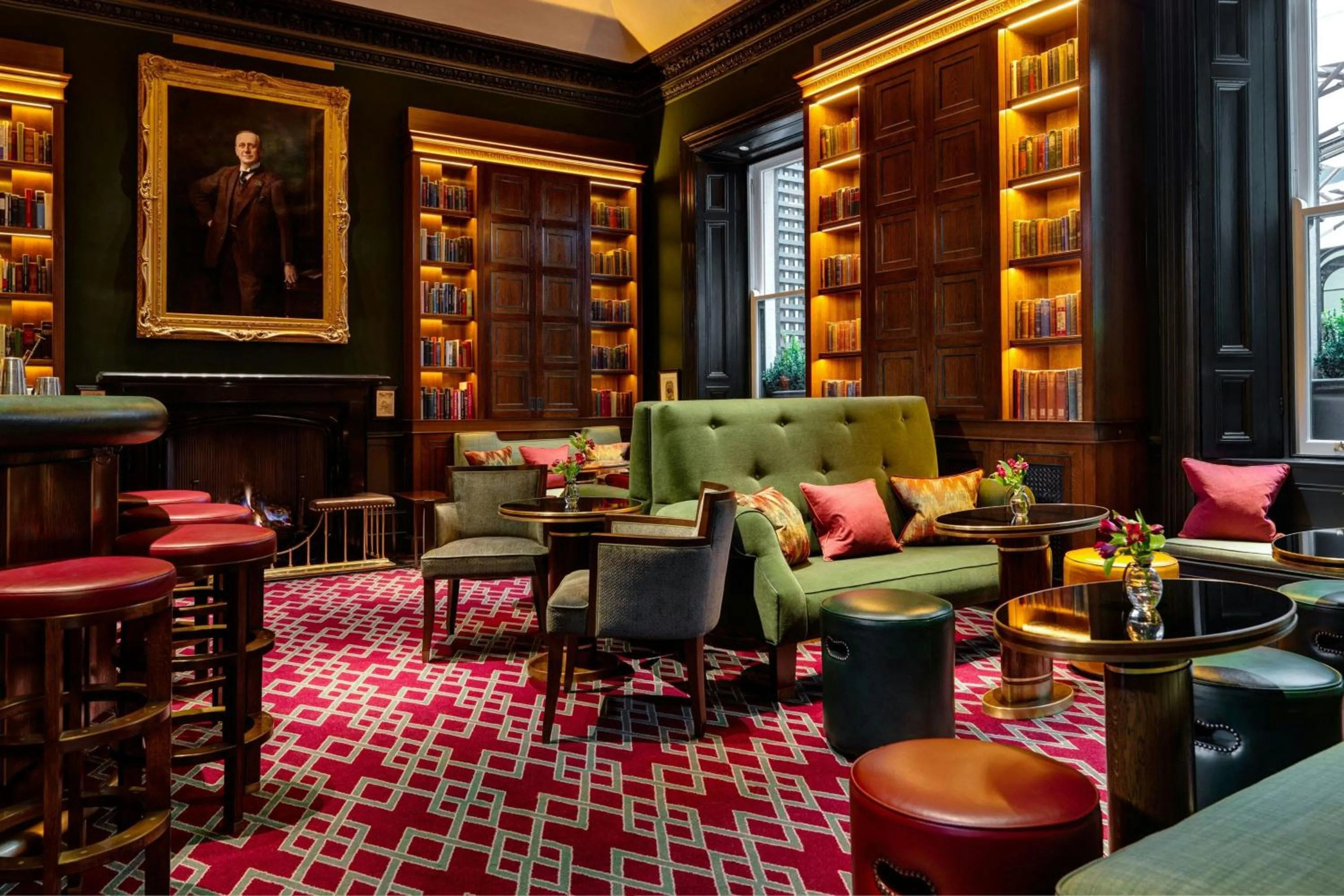 Lounge or bar in The Shelbourne, Autograph Collection