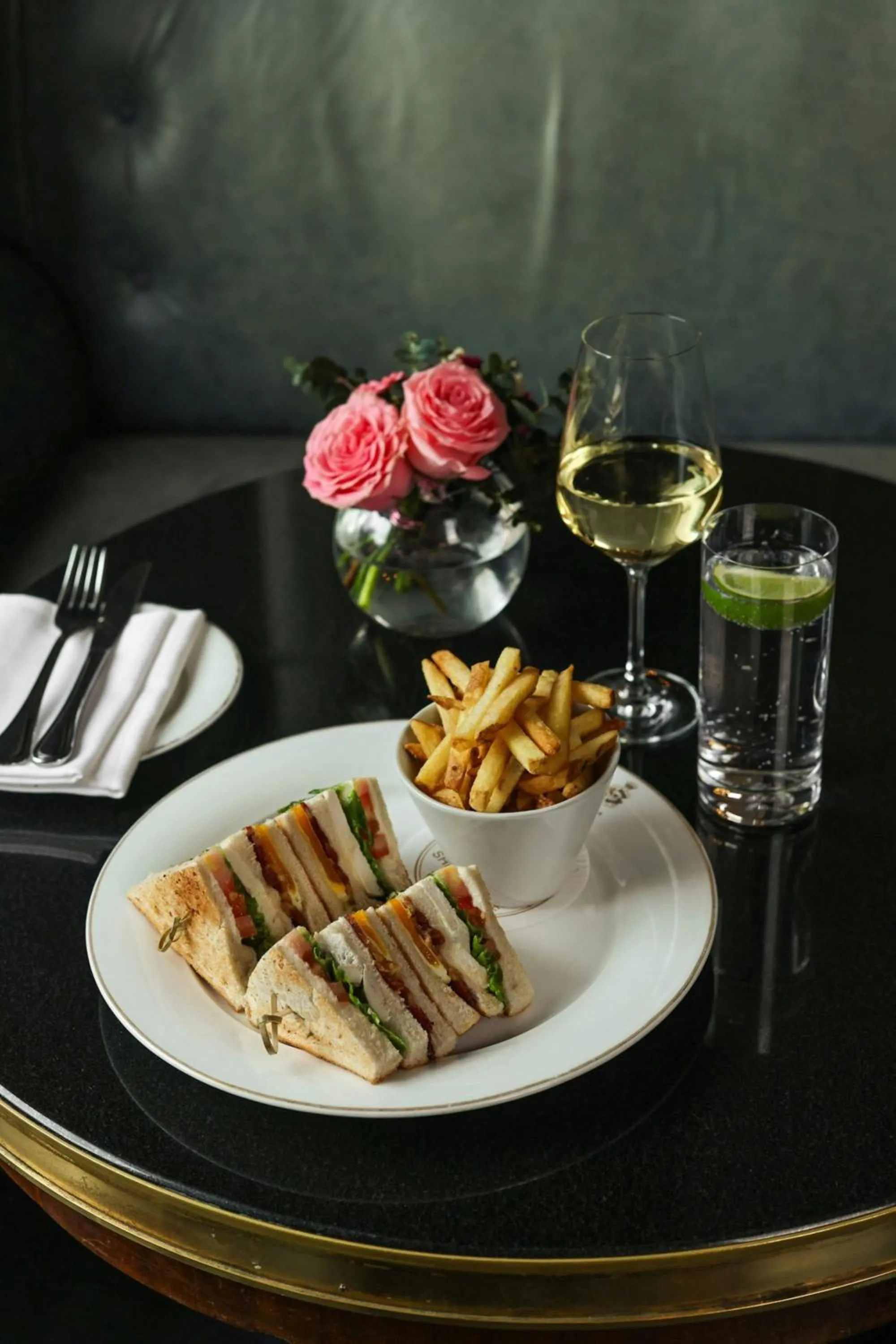 Lounge or bar in The Shelbourne, Autograph Collection