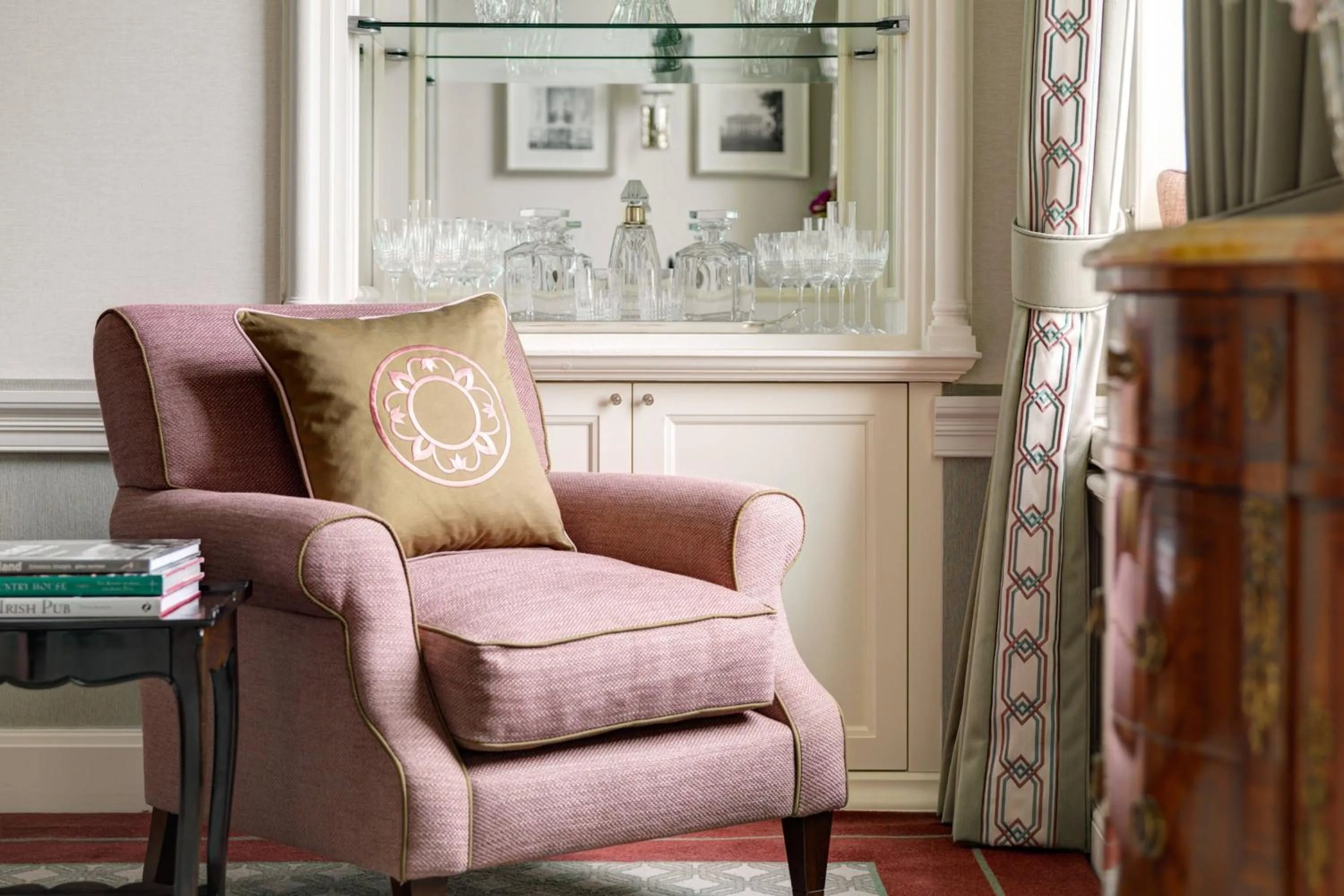 Photo of the whole room in The Shelbourne, Autograph Collection