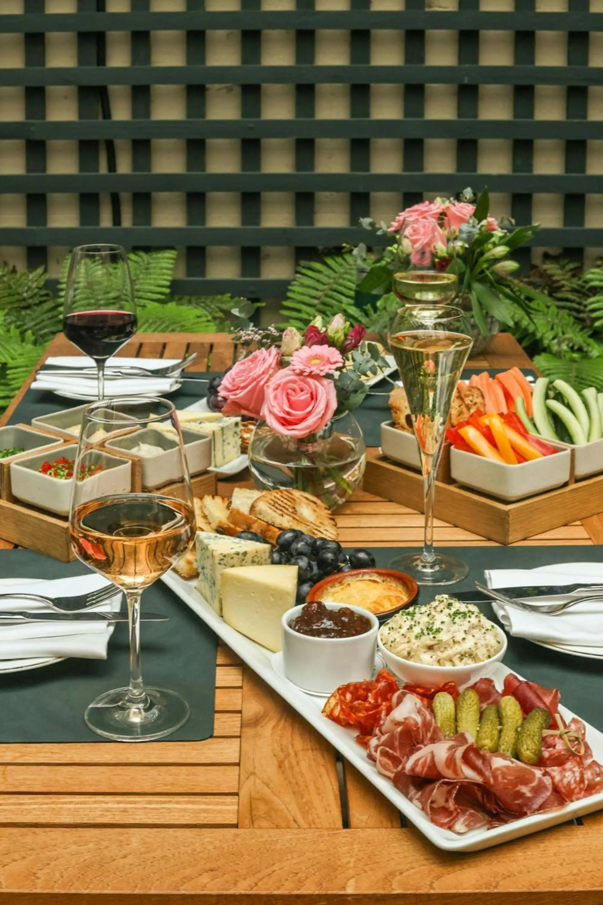 Restaurant/places to eat in The Shelbourne, Autograph Collection