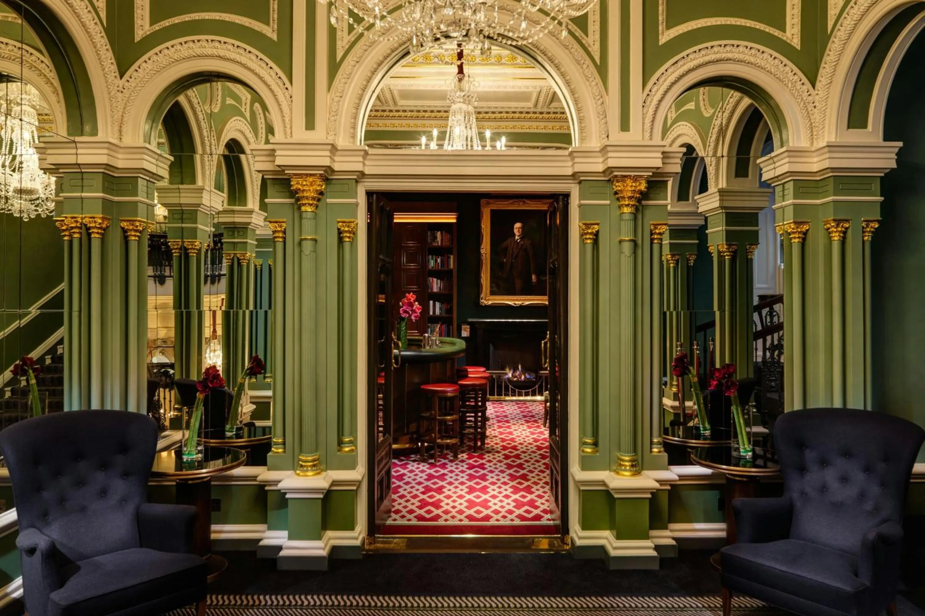 Lounge or bar in The Shelbourne, Autograph Collection