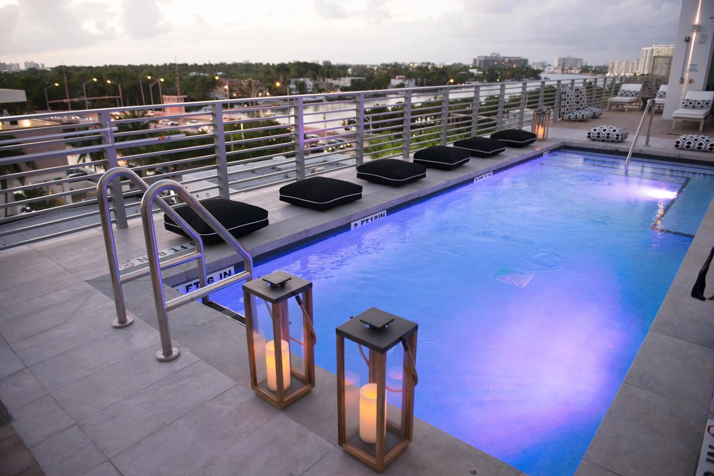 Swimming pool in 6080 Design Hotel by Eskape Collection