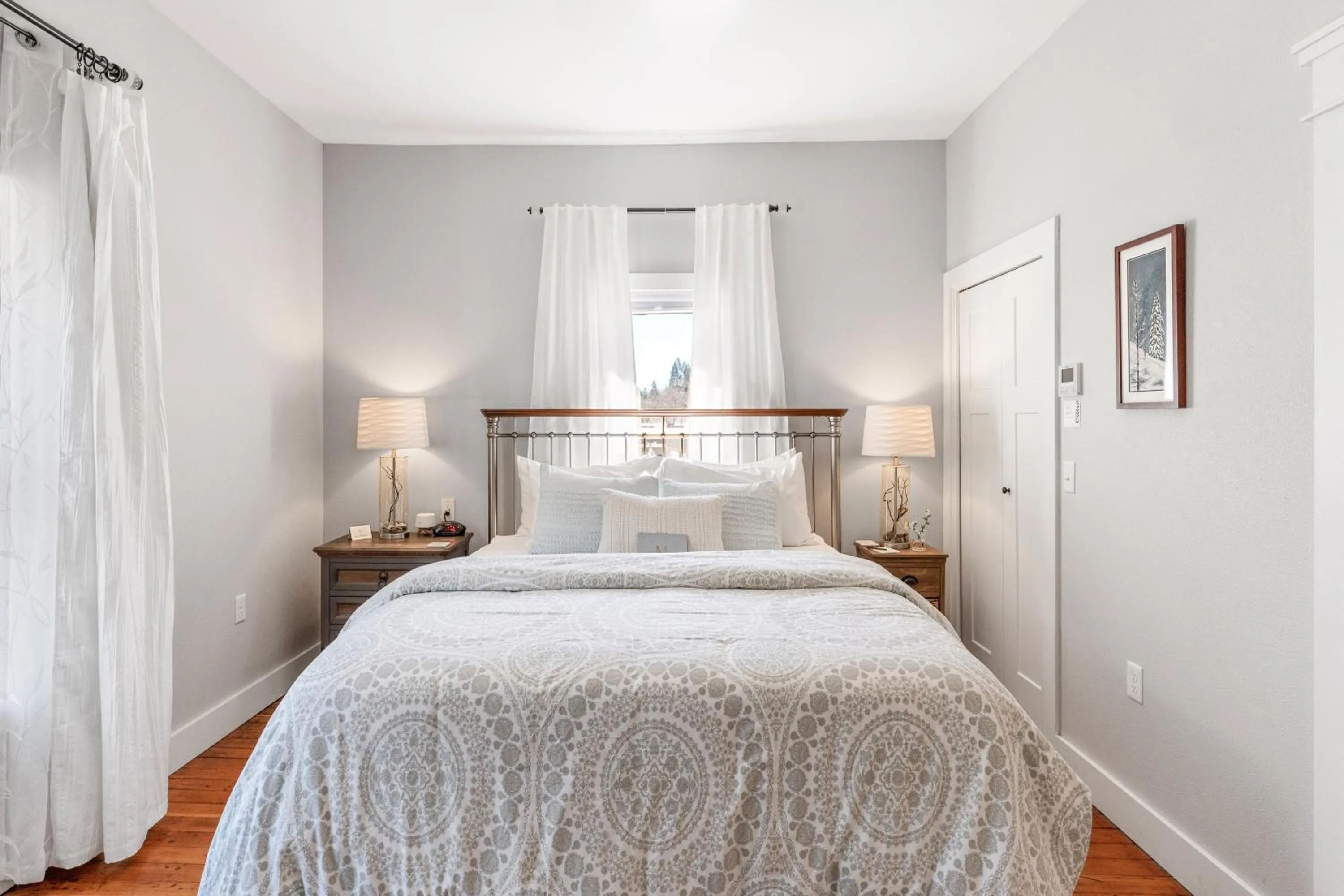 Bed in Mossbrae Hotel