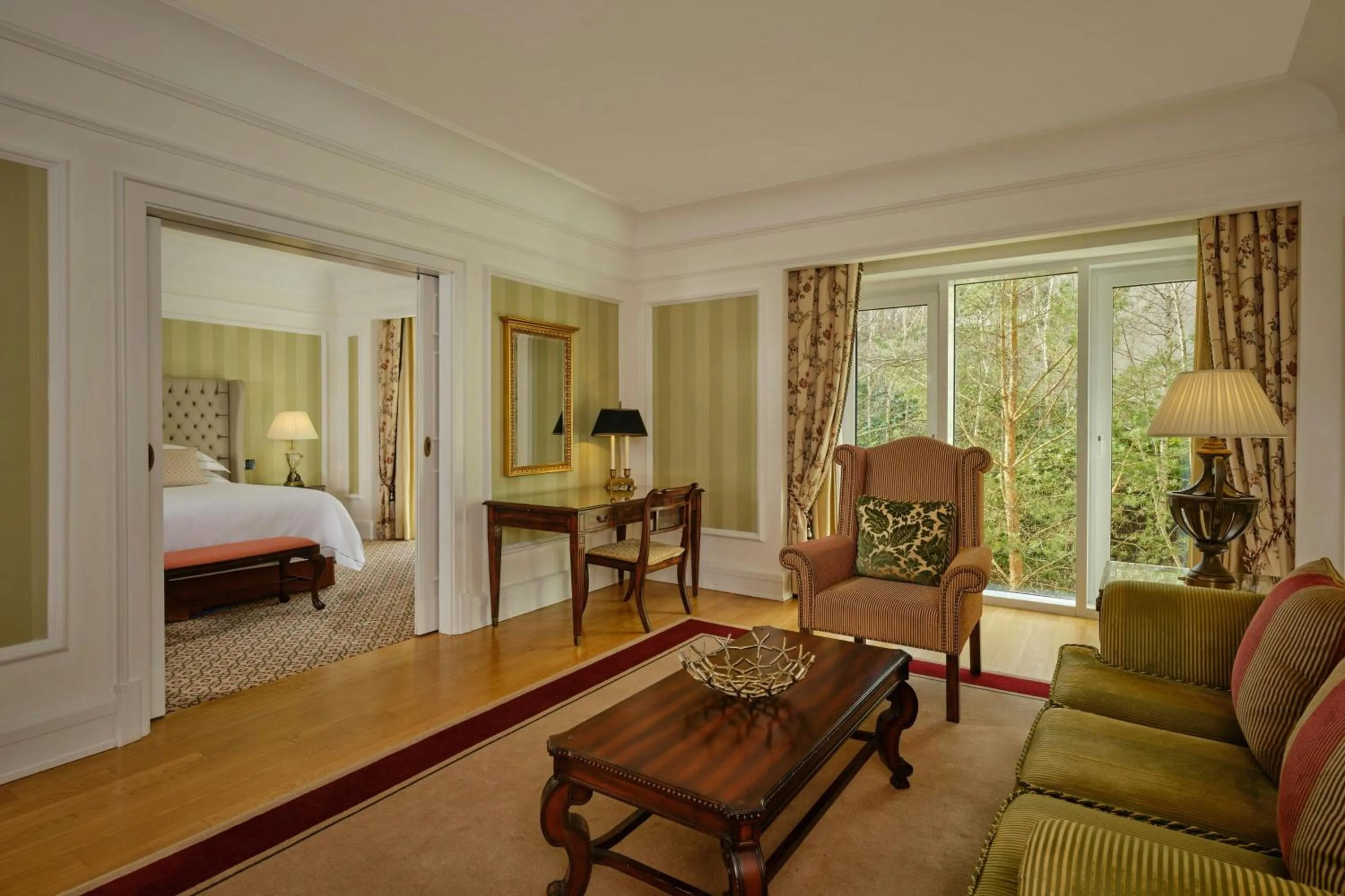 Lounge or bar, Bed in Powerscourt Hotel, Autograph Collection