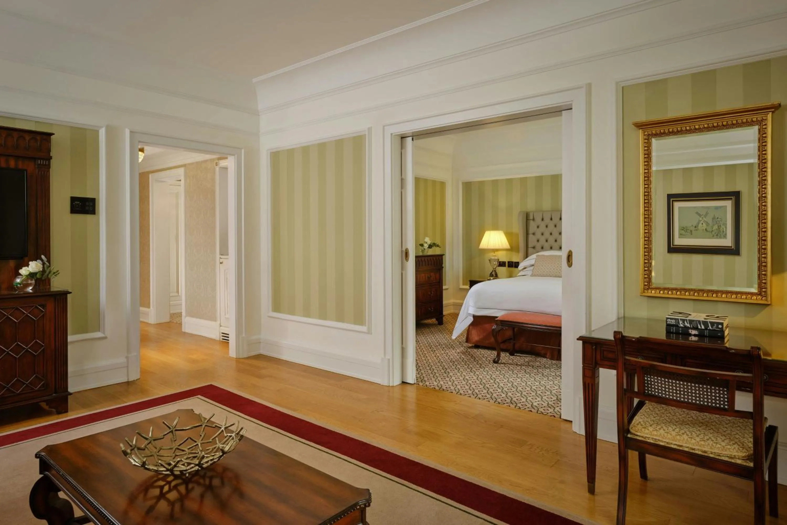 Lounge or bar, Bed in Powerscourt Hotel, Autograph Collection