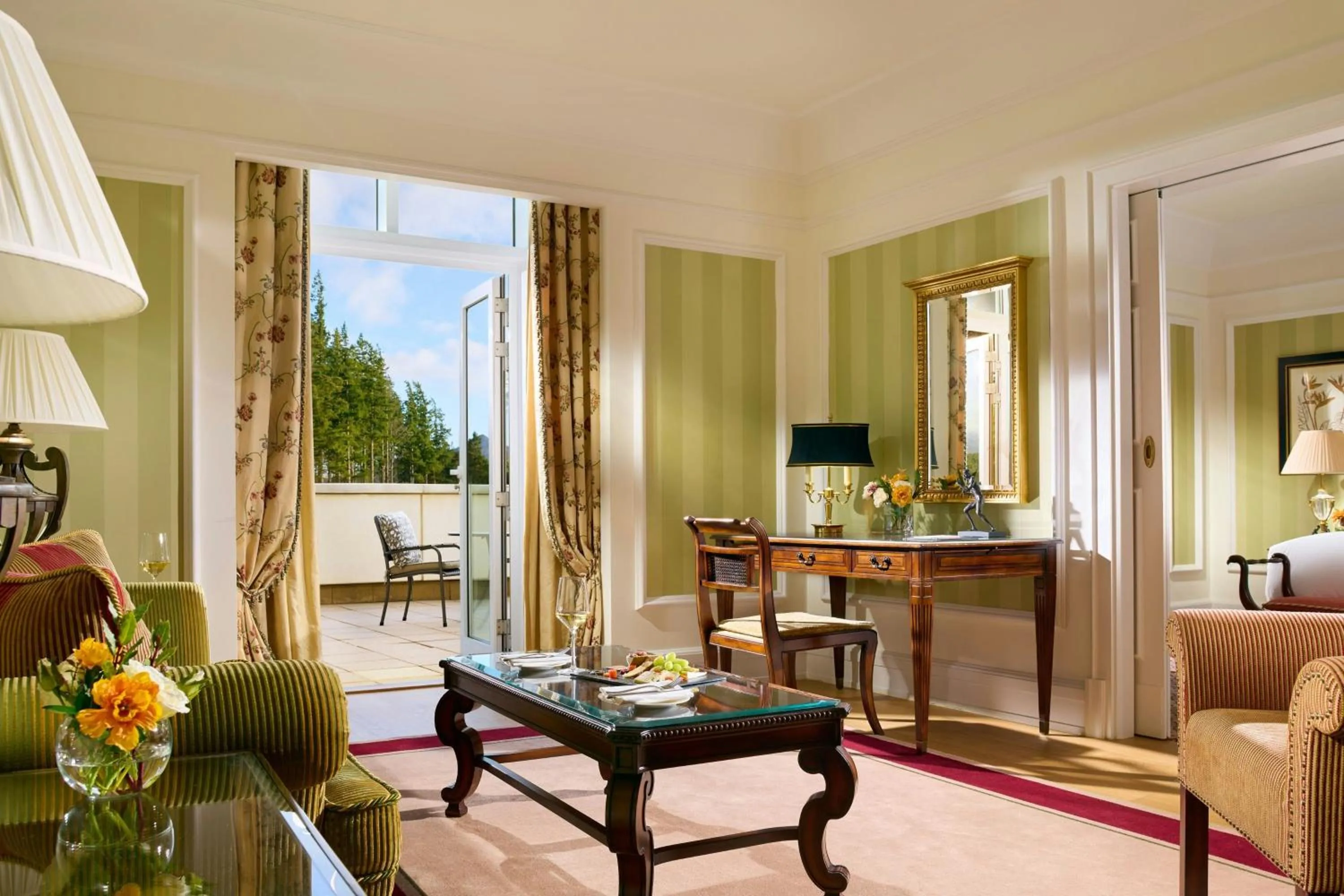 Lounge or bar in Powerscourt Hotel, Autograph Collection