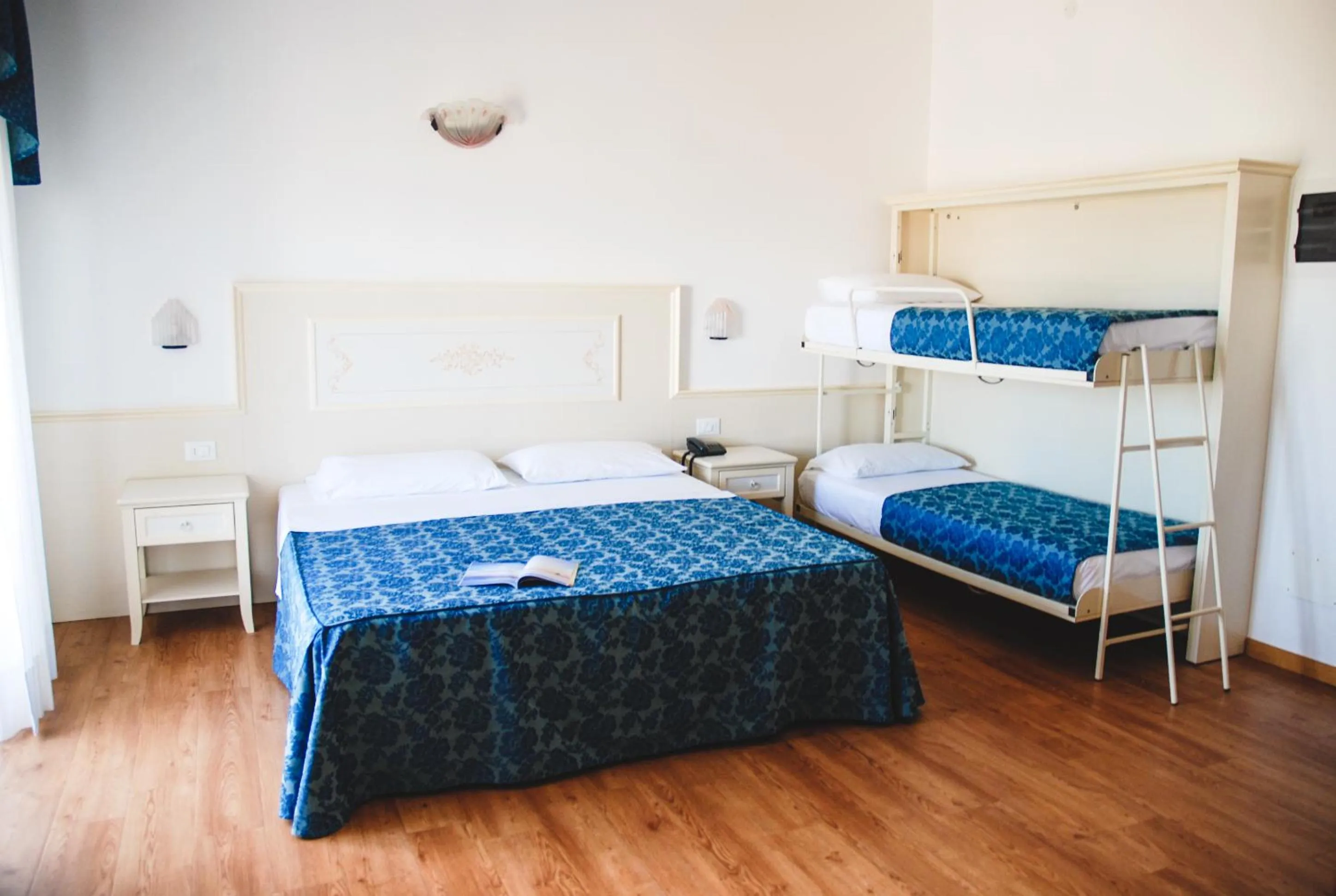 Photo of the whole room, Bed in Hotel Principe