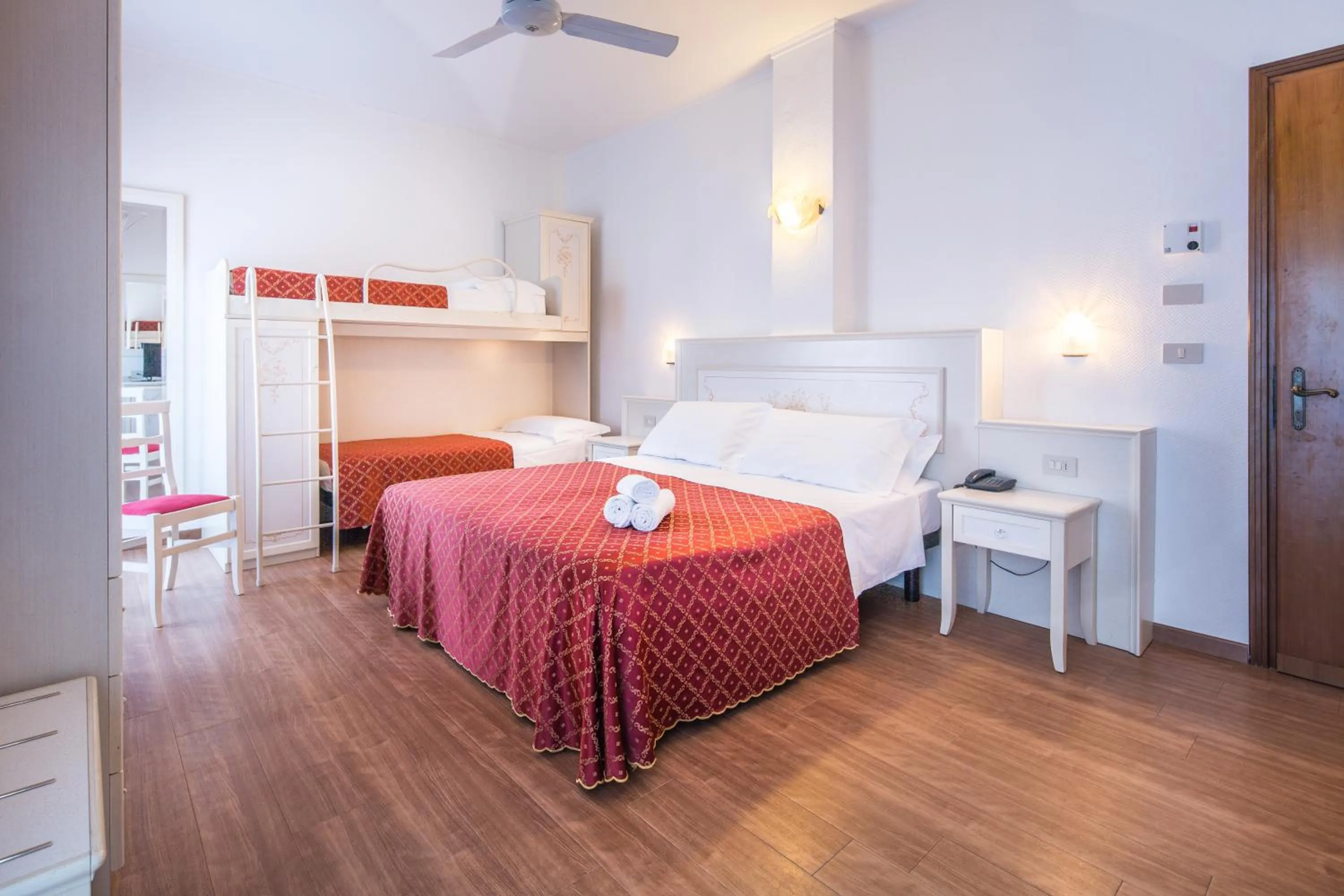 Photo of the whole room, Bed in Hotel Principe