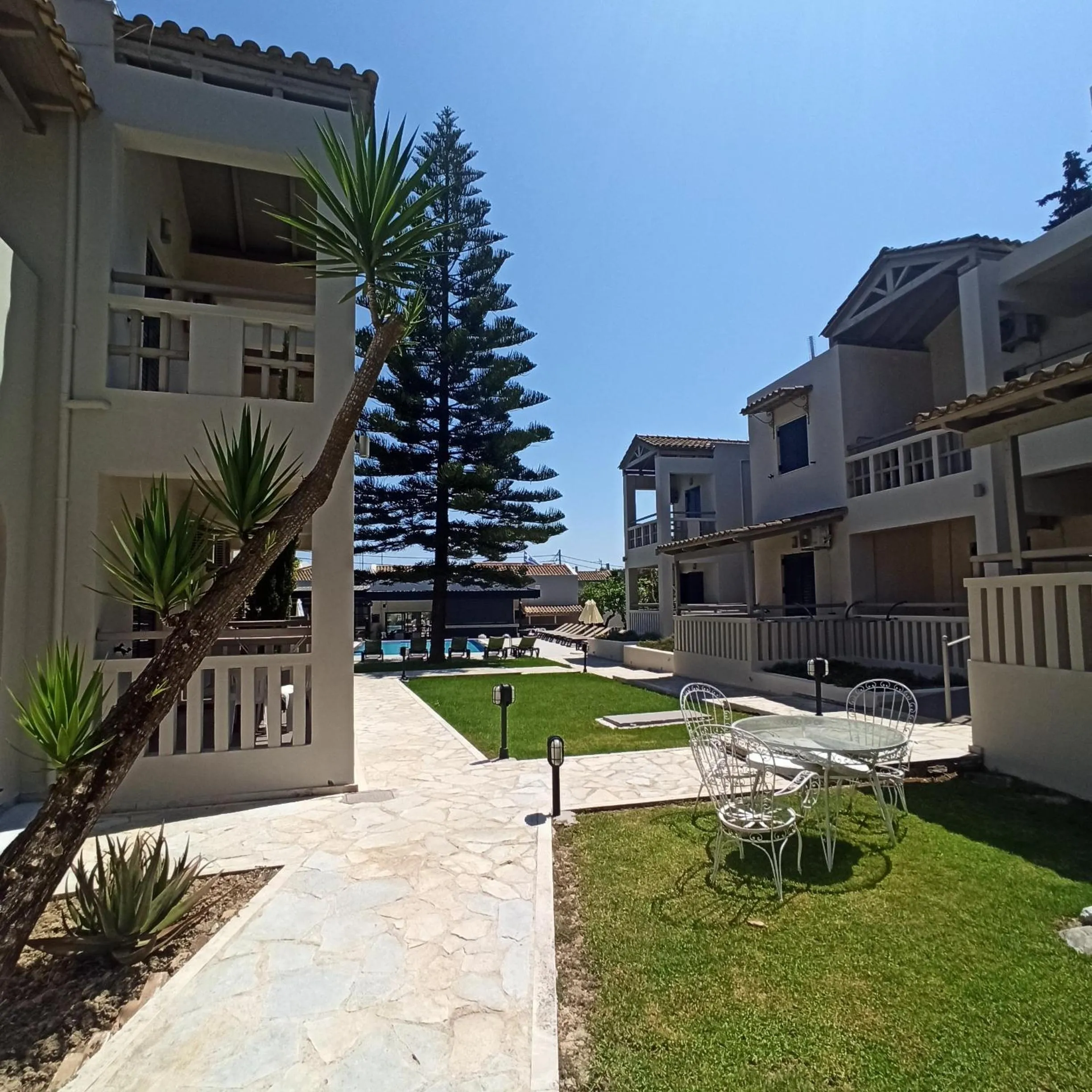 Garden in Trianon Studios