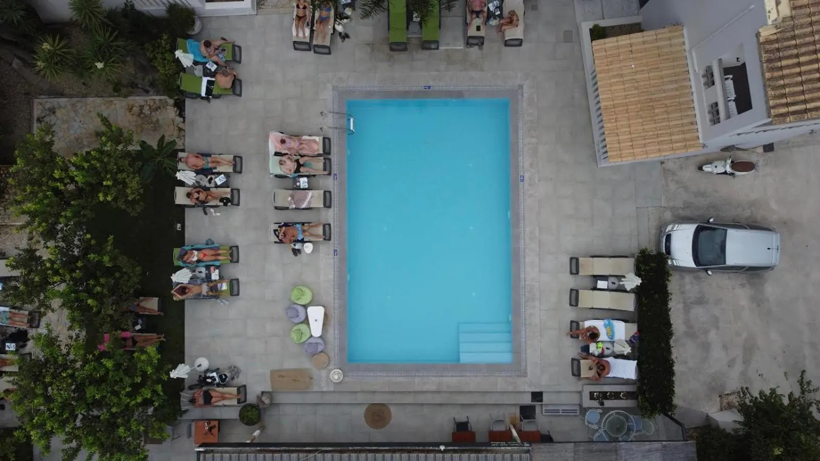 Swimming pool in Trianon Studios