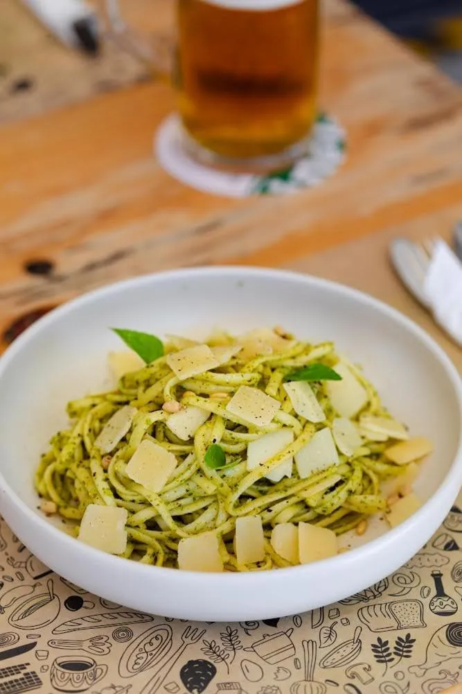 Restaurant/places to eat in Trianon Studios