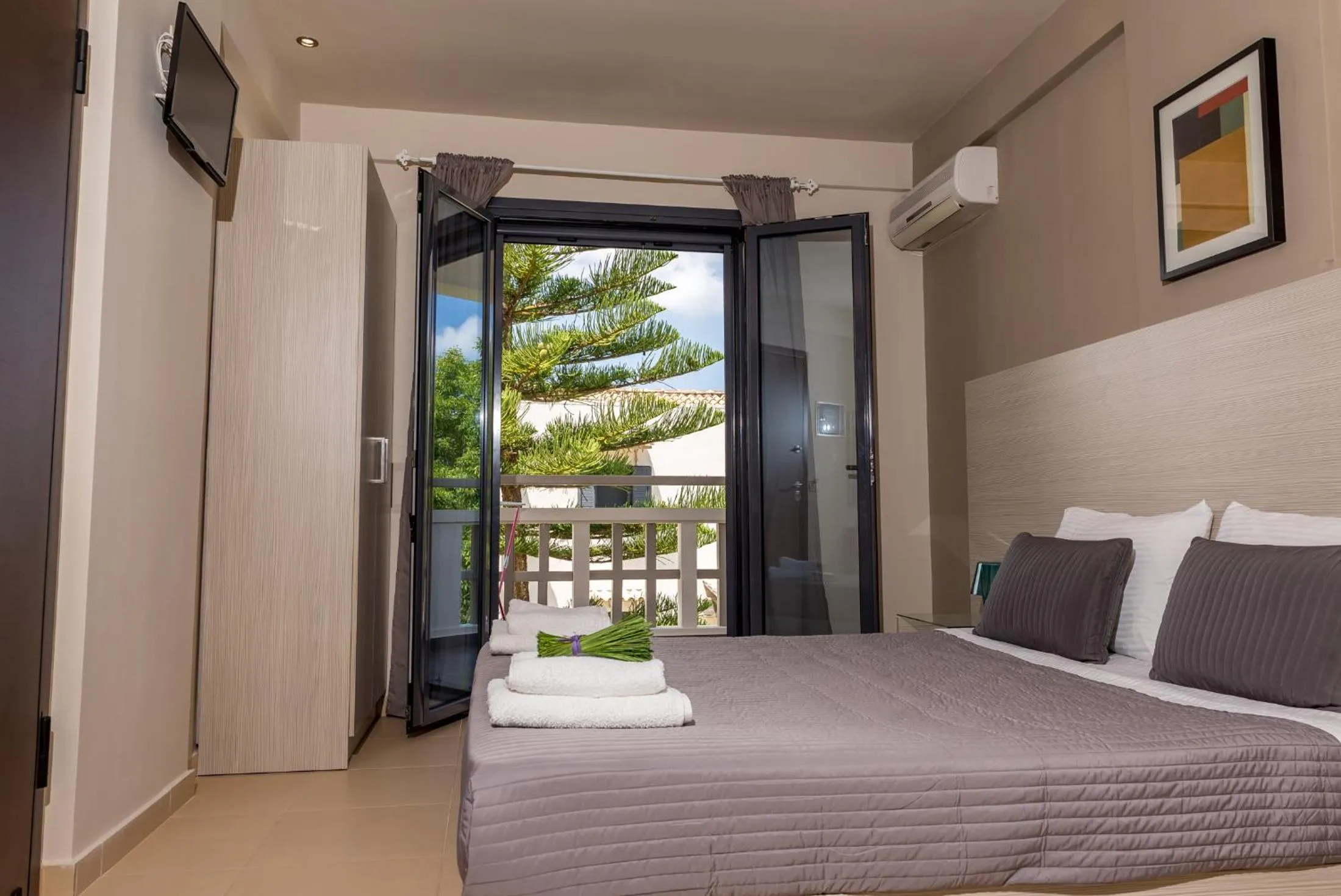 Bedroom in Trianon Studios