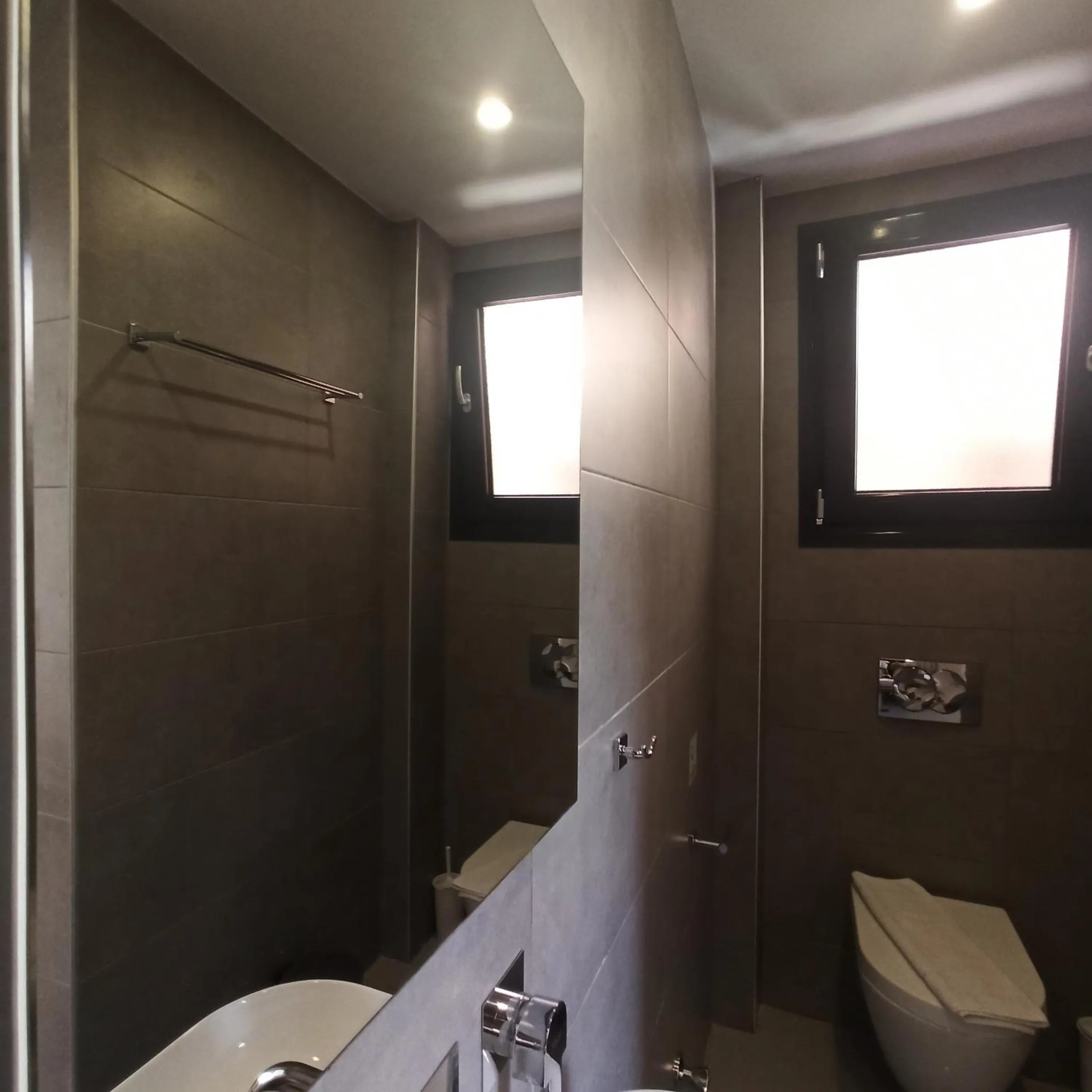 Bathroom in Trianon Studios