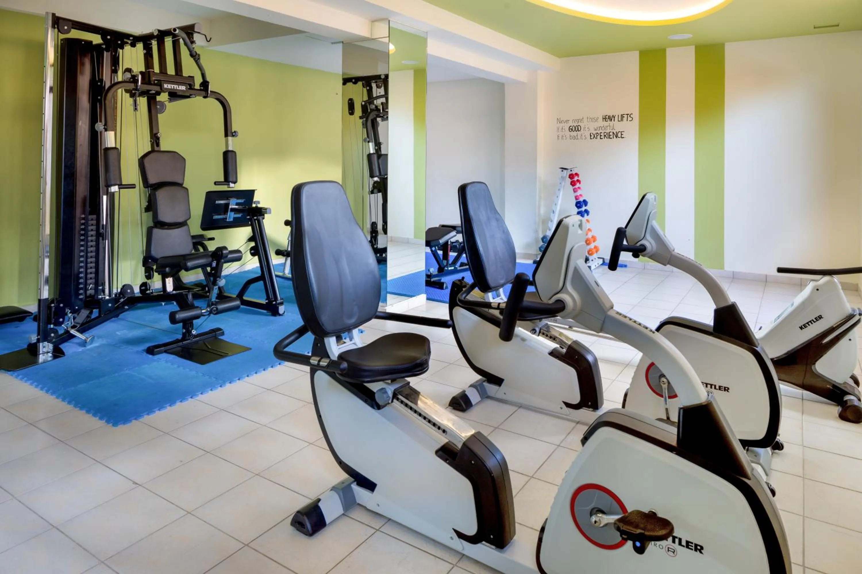 Fitness centre/facilities in Oscar Suites & Village