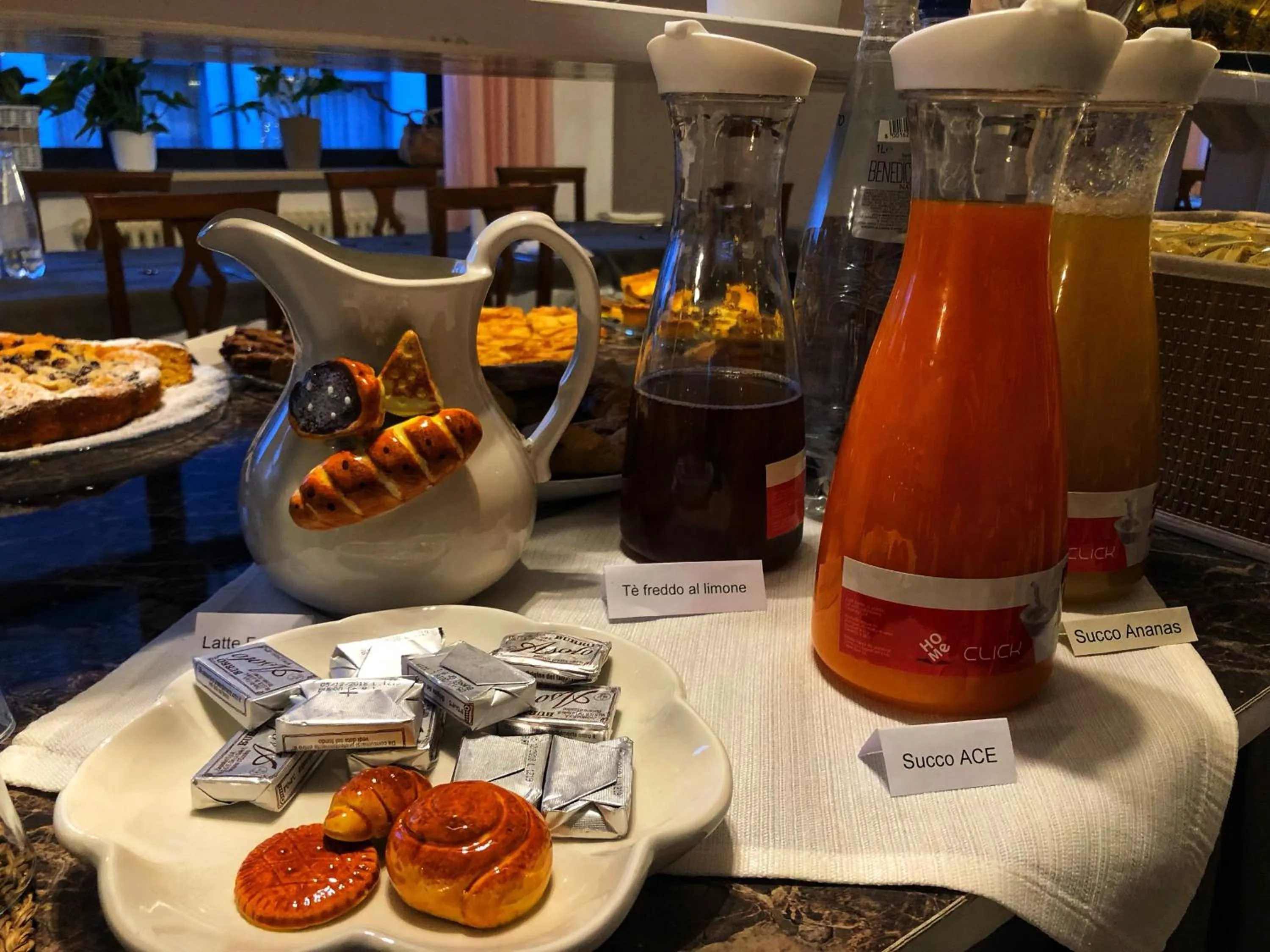 Food and drinks in Hotel Amoha