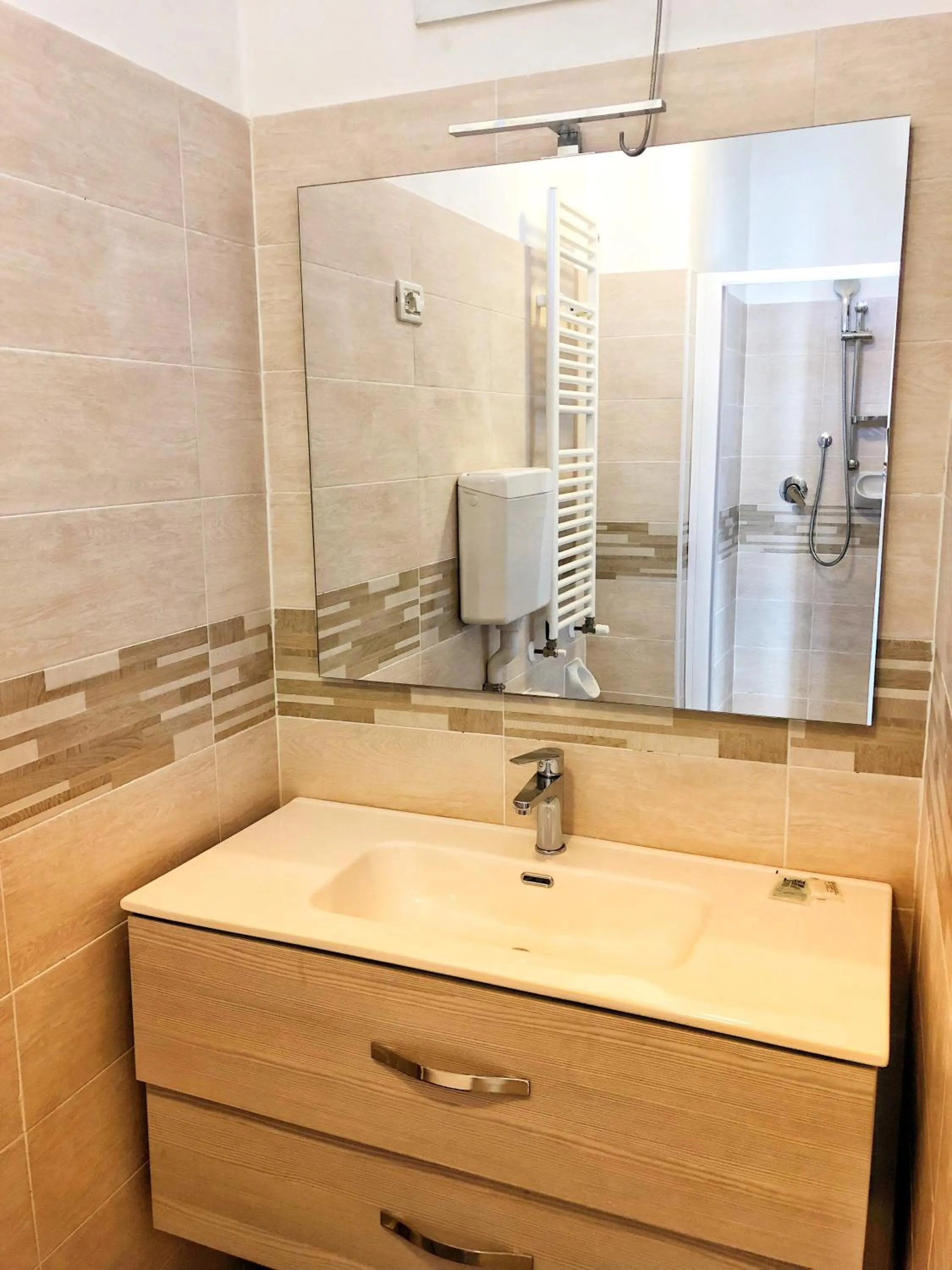 Shower in Hotel Amoha