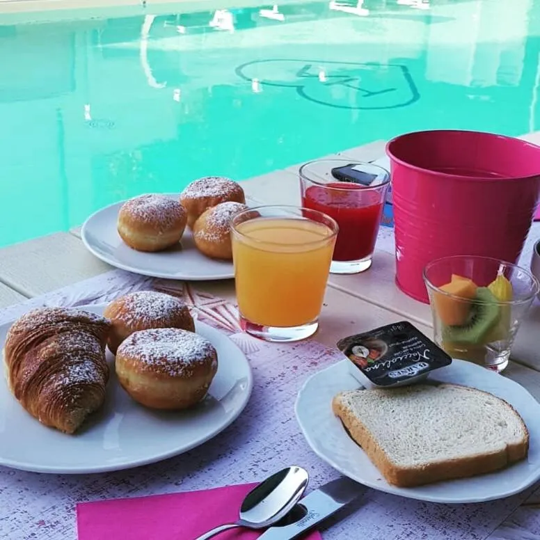 Food and drinks in Hotel Aristeo